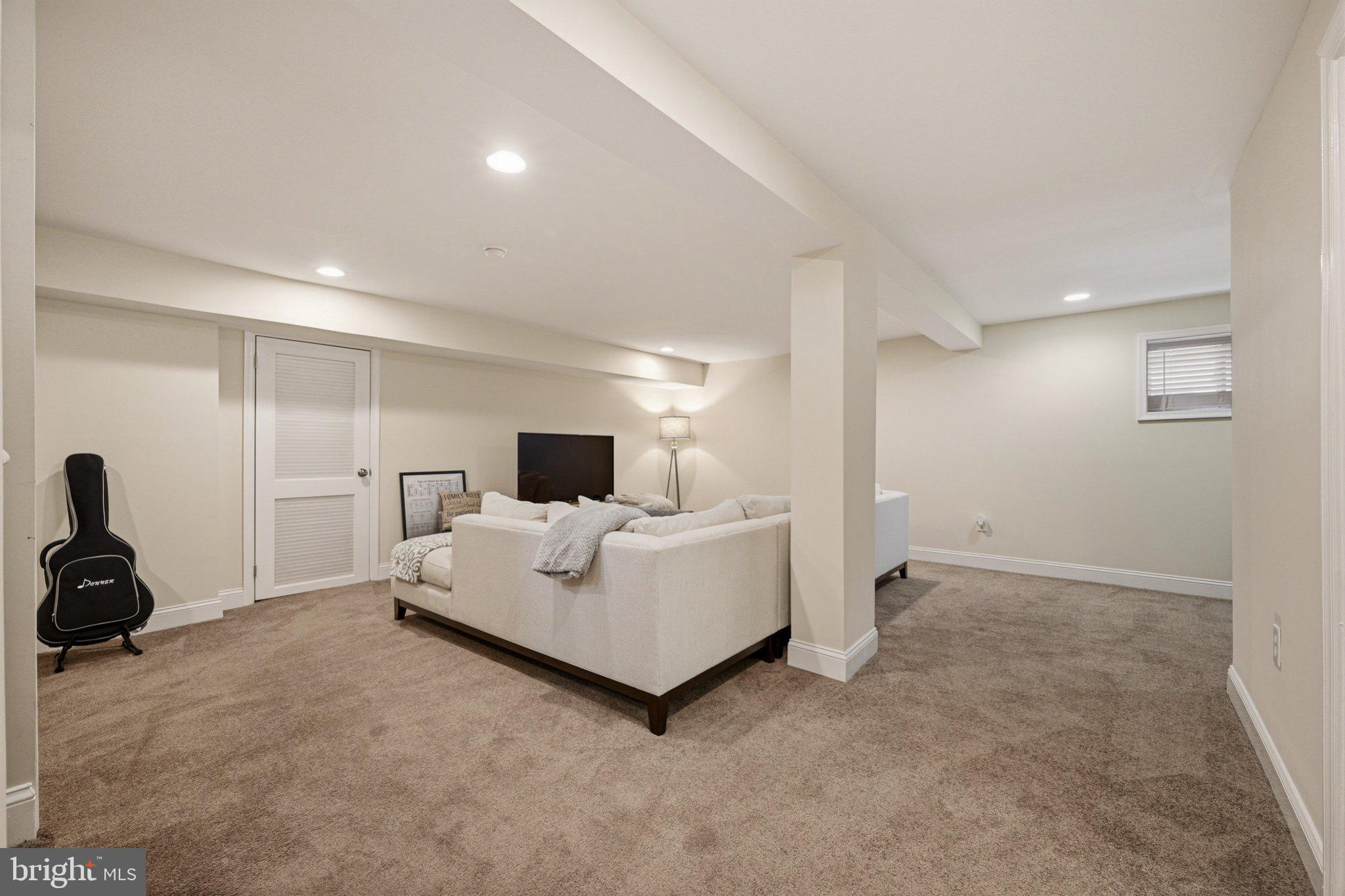 CHEVERLY MANOR - Residential