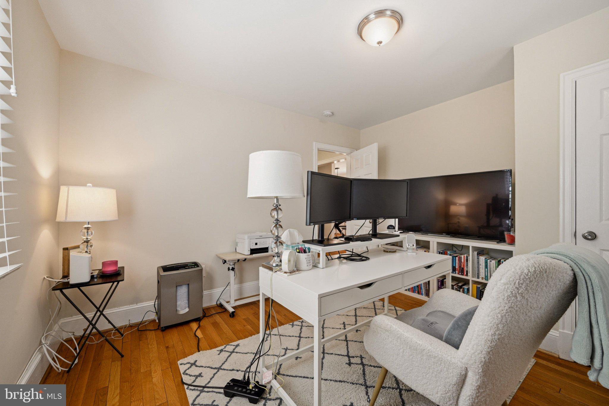 CHEVERLY MANOR - Residential