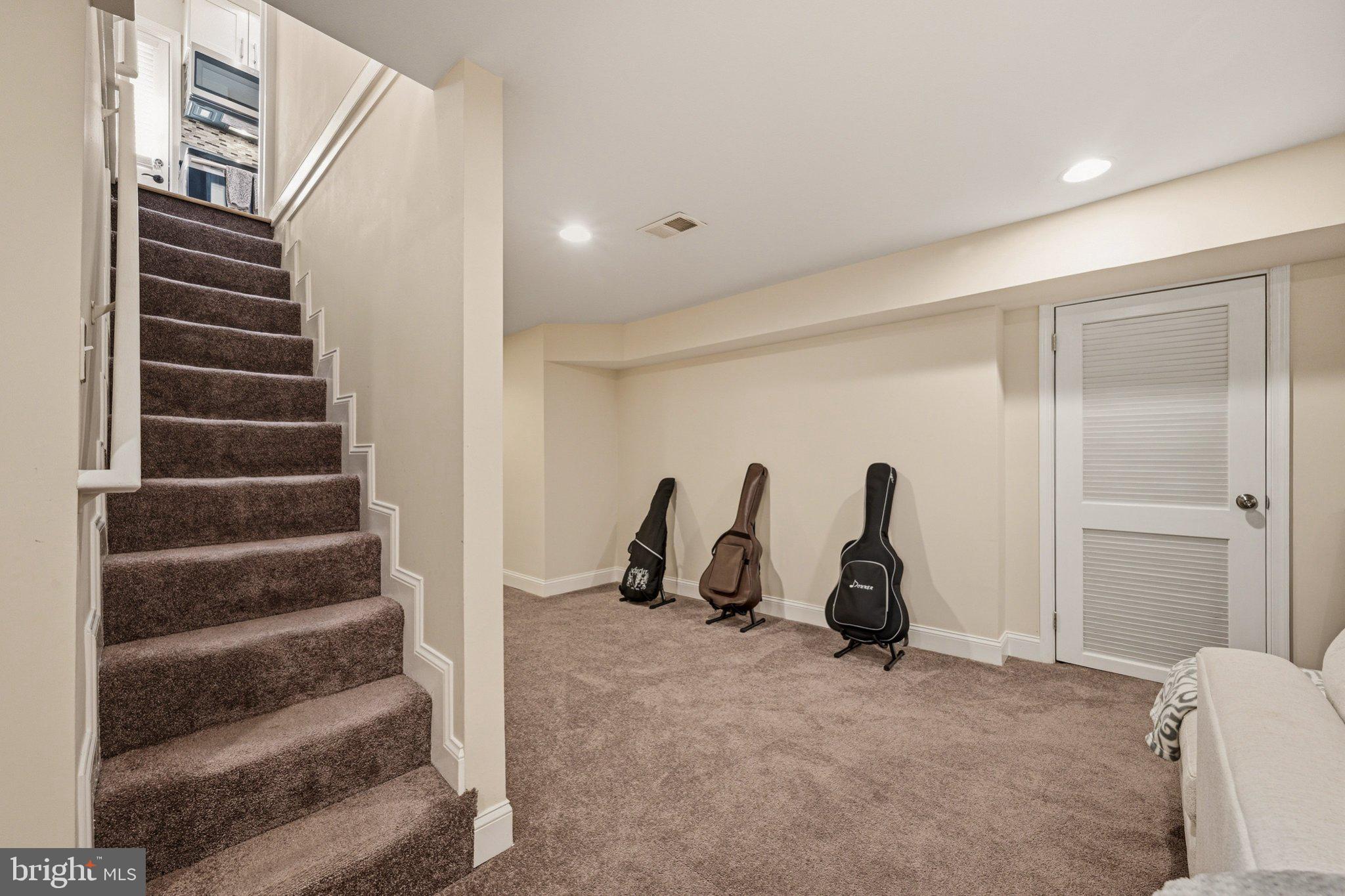 CHEVERLY MANOR - Residential