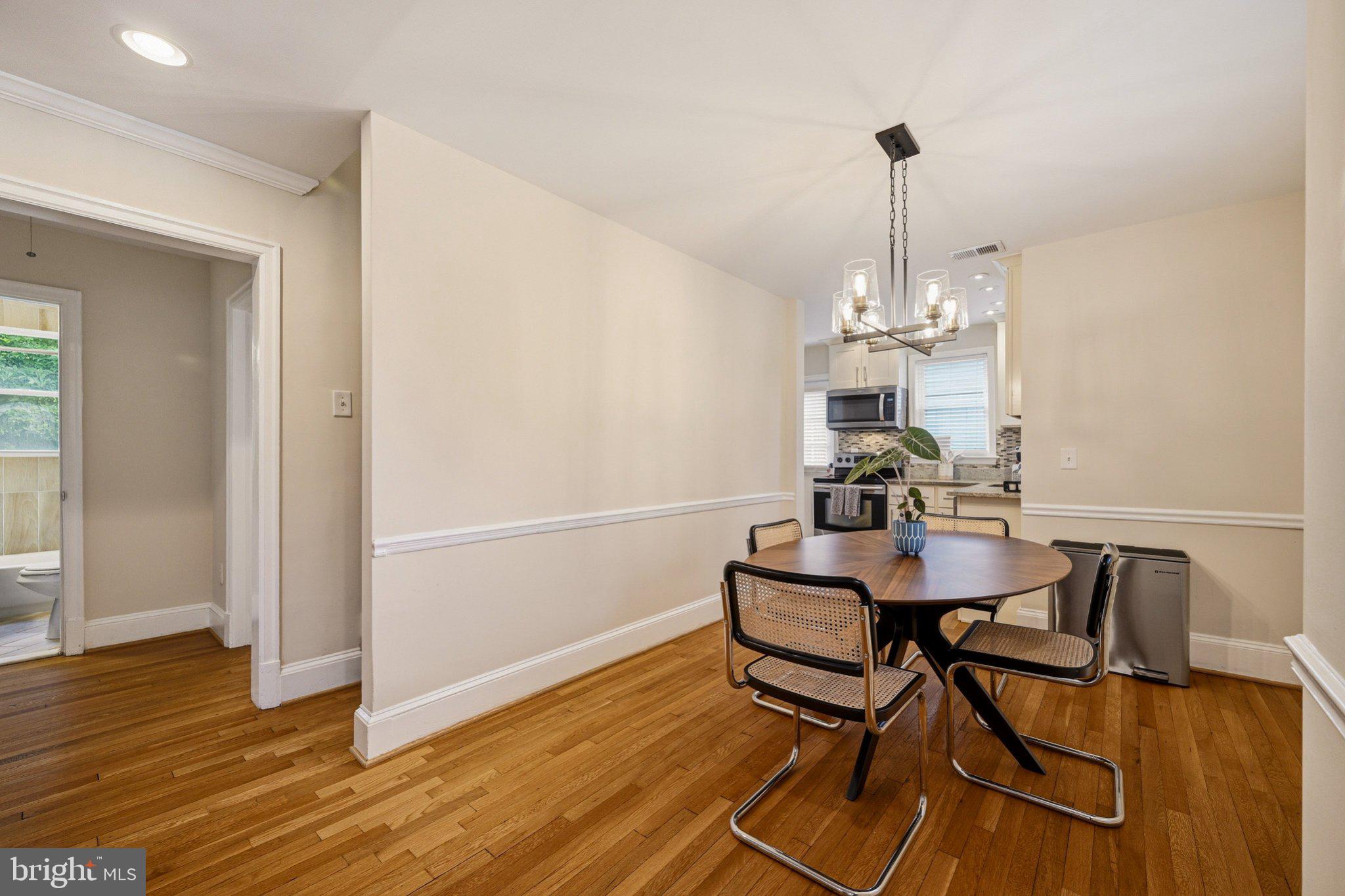 CHEVERLY MANOR - Residential