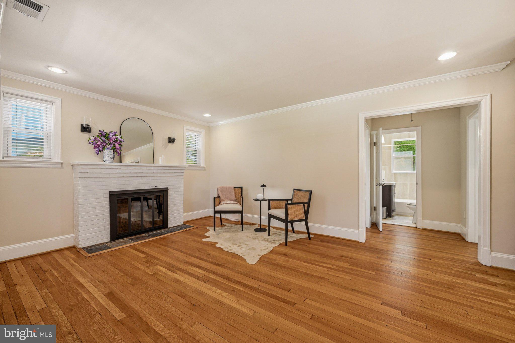 CHEVERLY MANOR - Residential