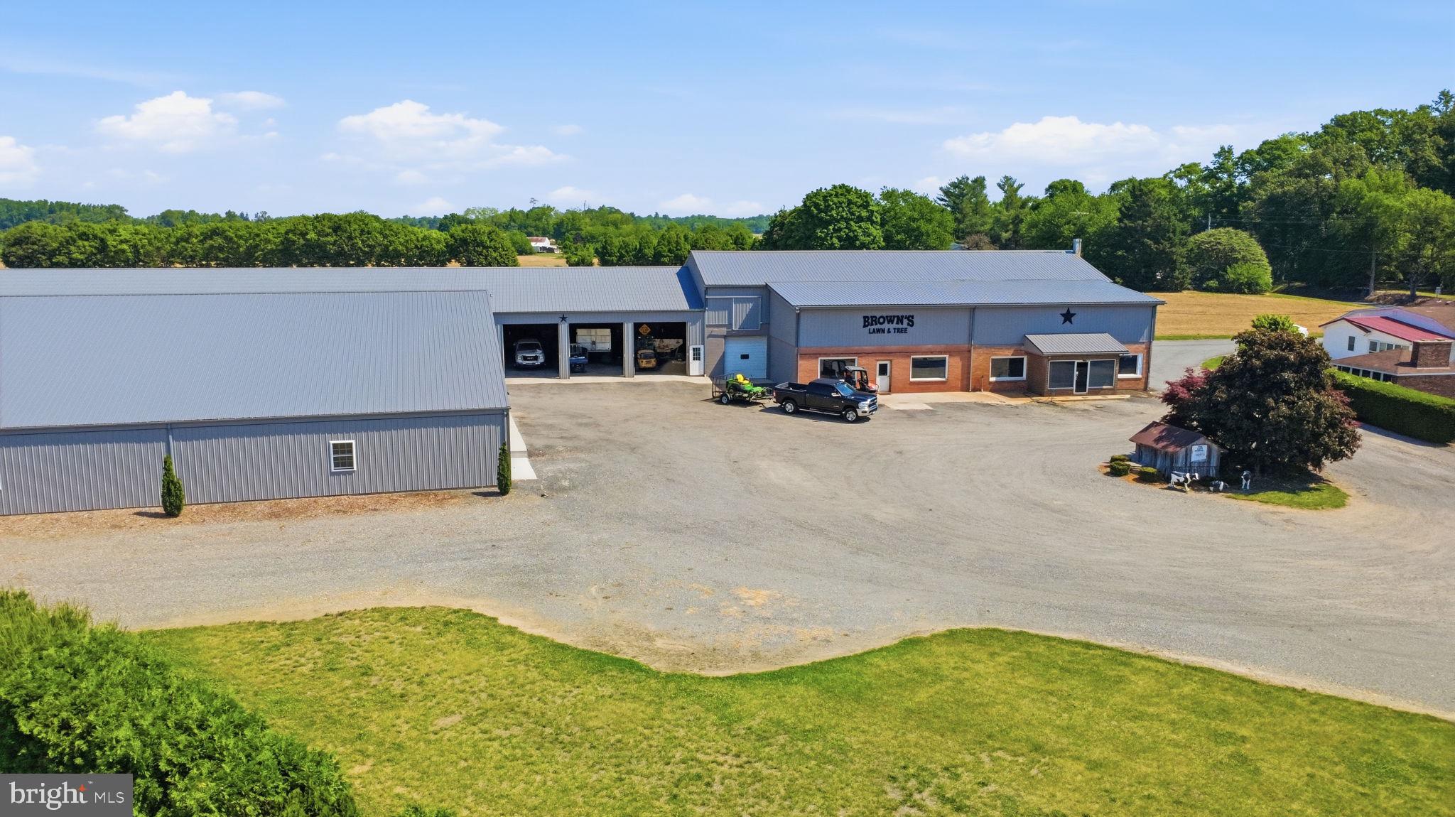 WORTON - Commercial Sale