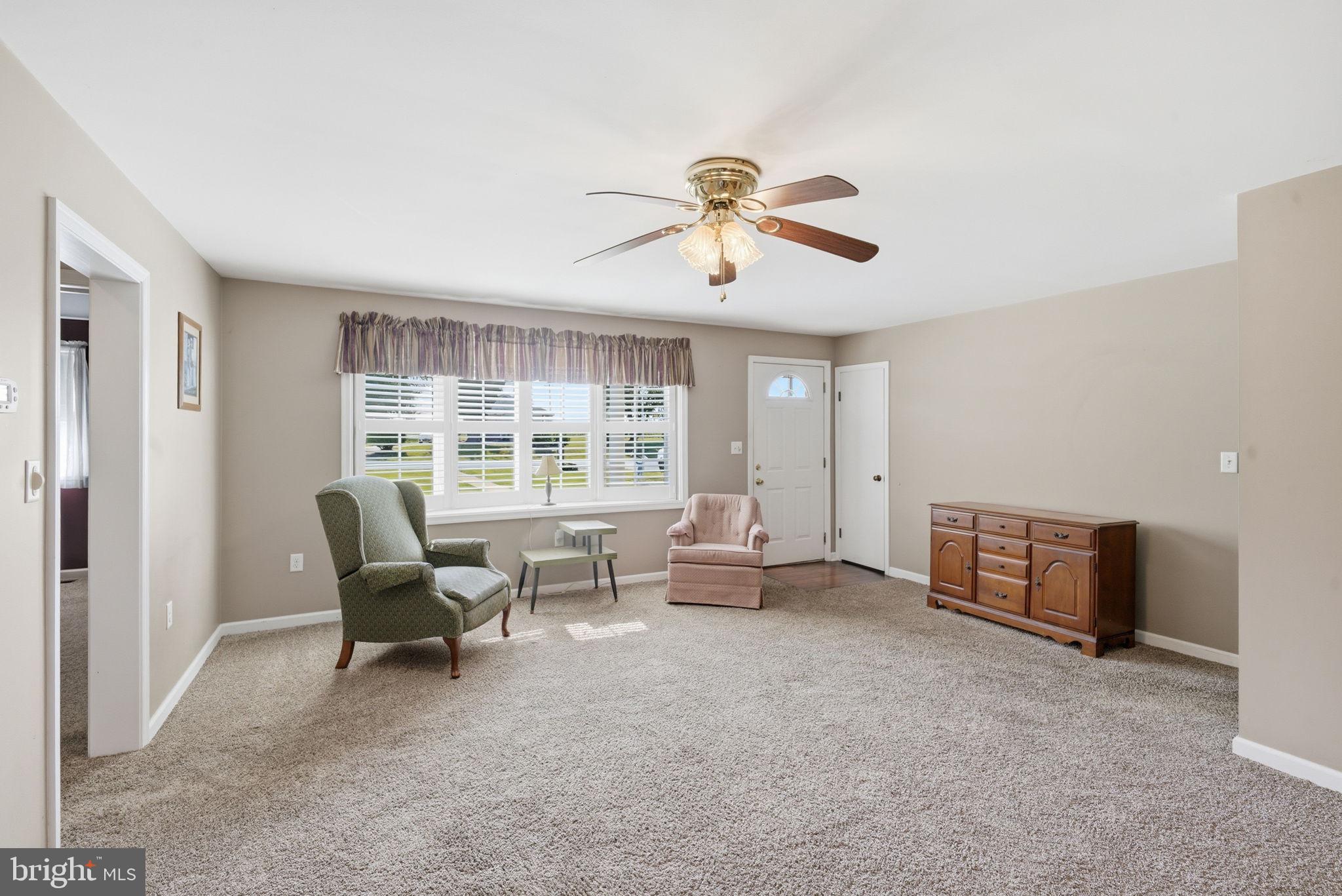 WORTON - Commercial Sale