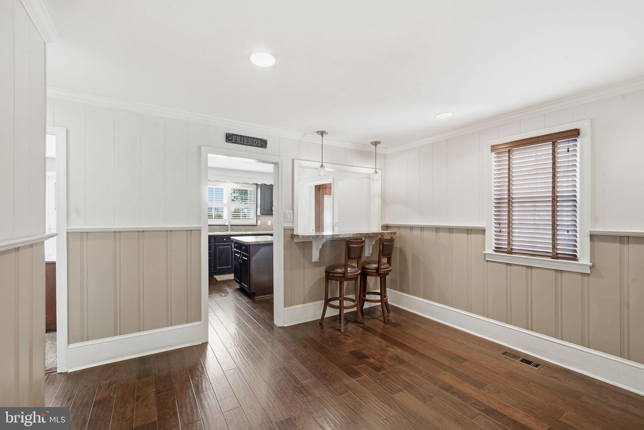 WORTON - Commercial Sale