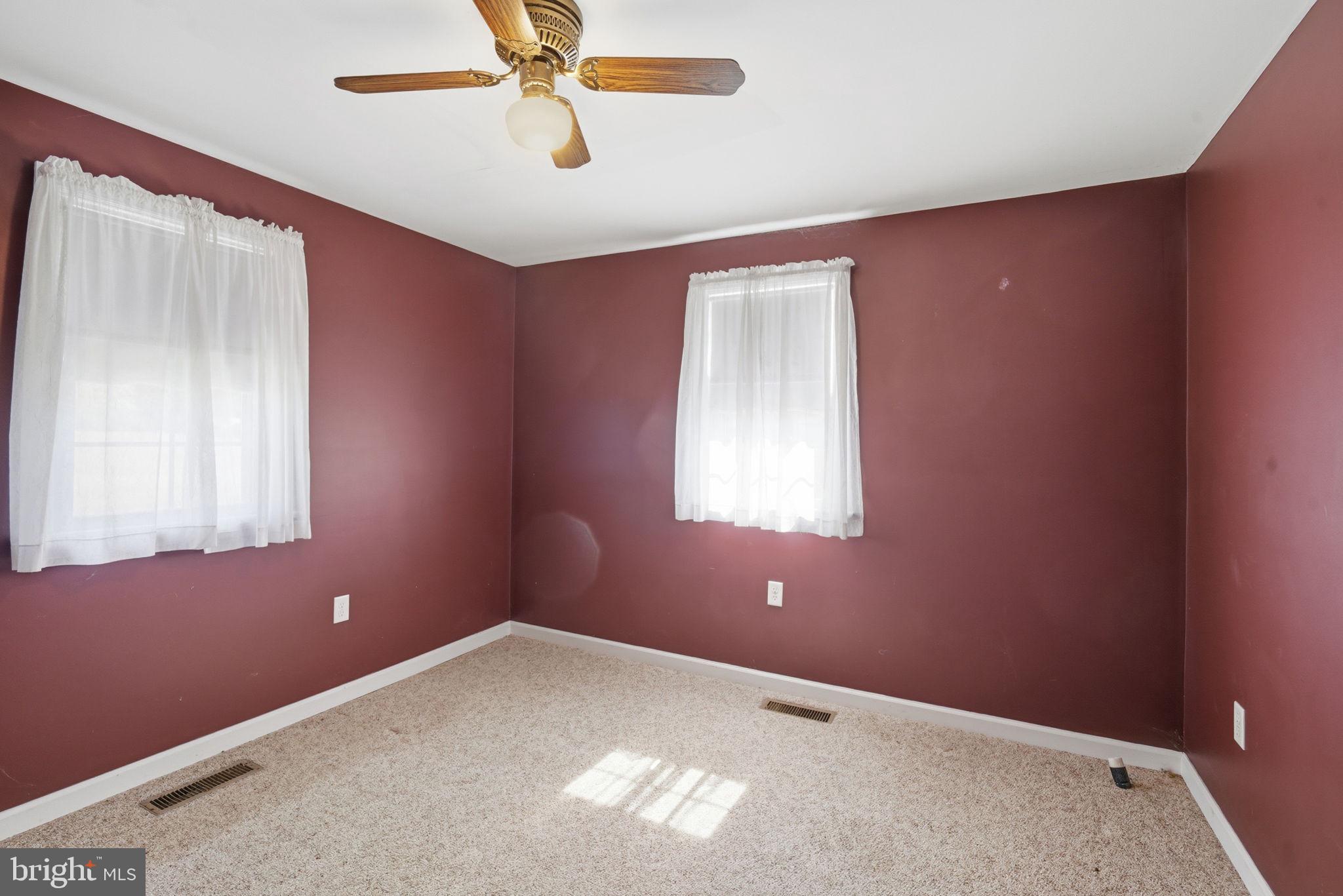 WORTON - Commercial Sale
