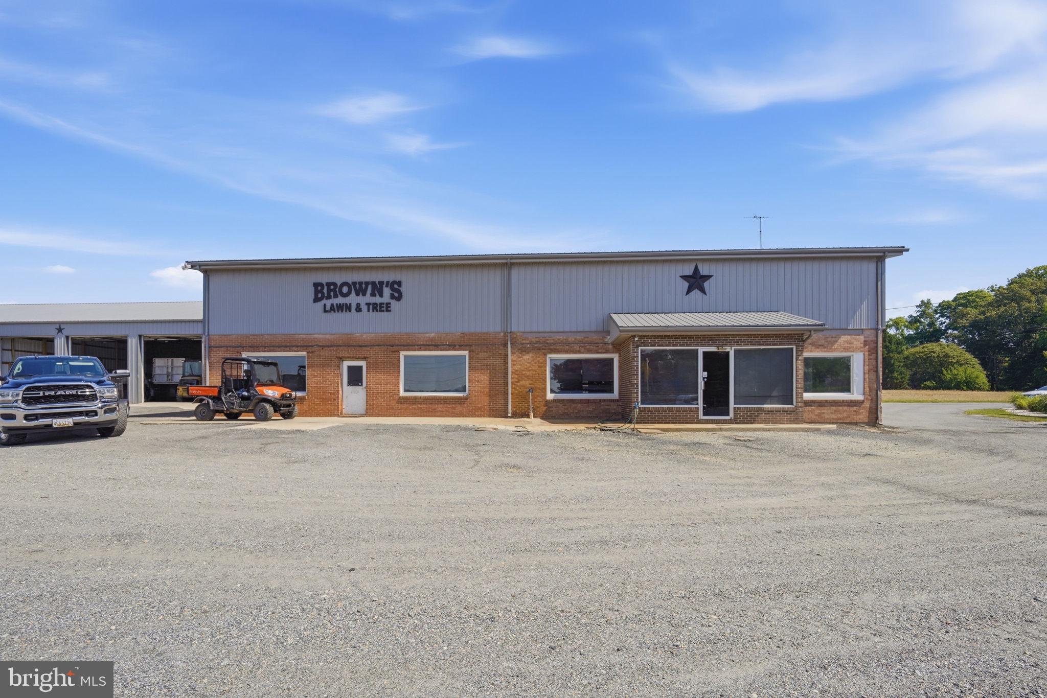 WORTON - Commercial Sale