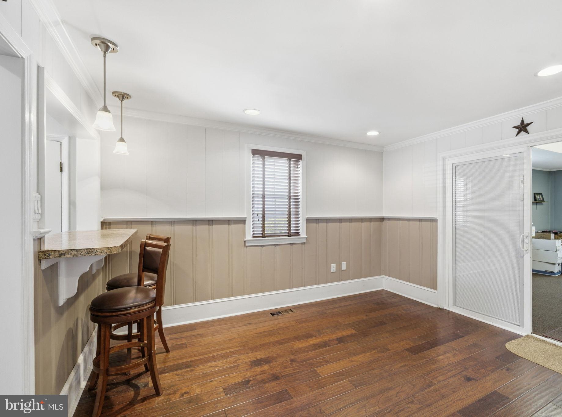 WORTON - Commercial Sale