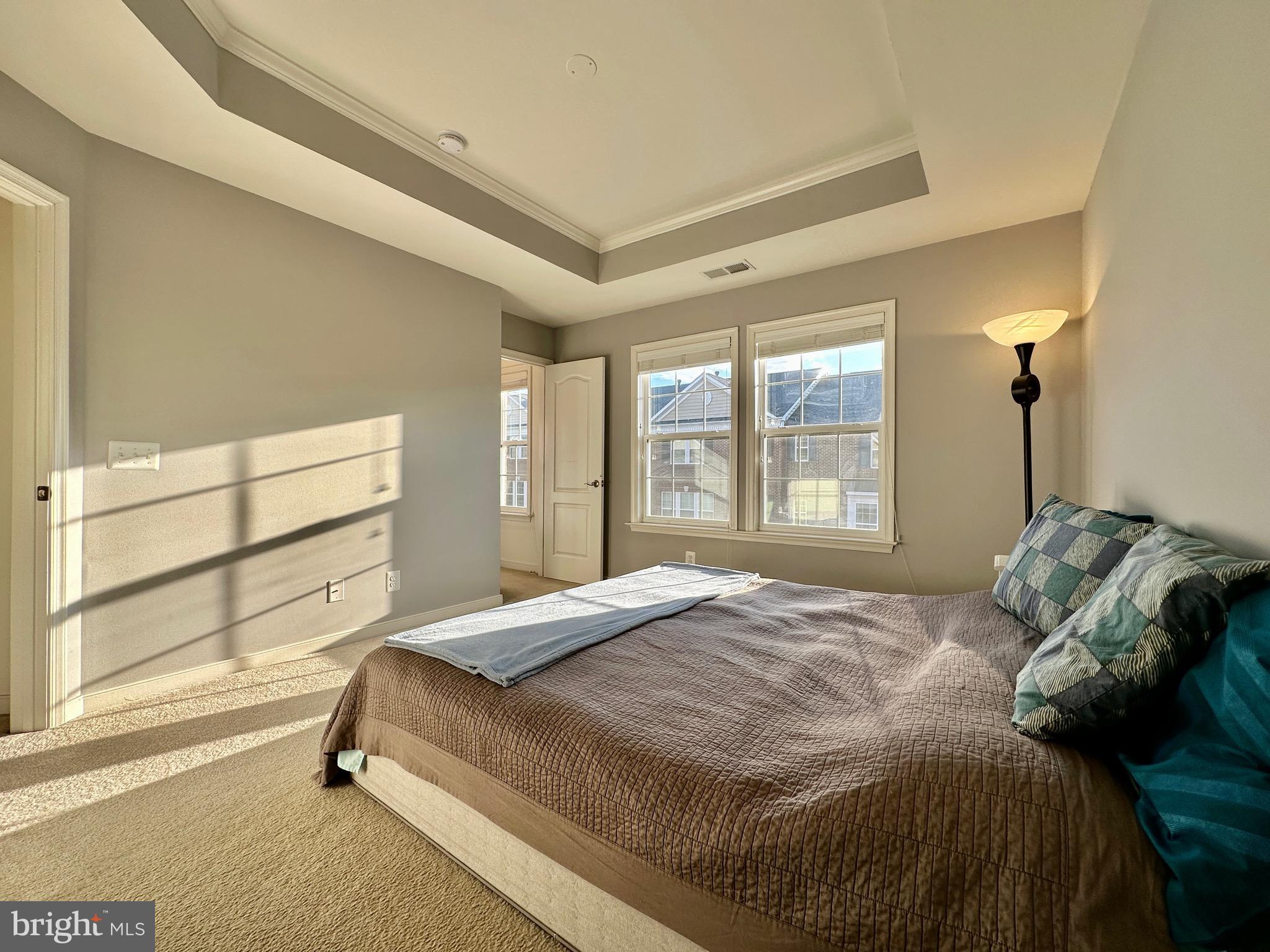 HUNTINGTON MEWS - Residential Lease