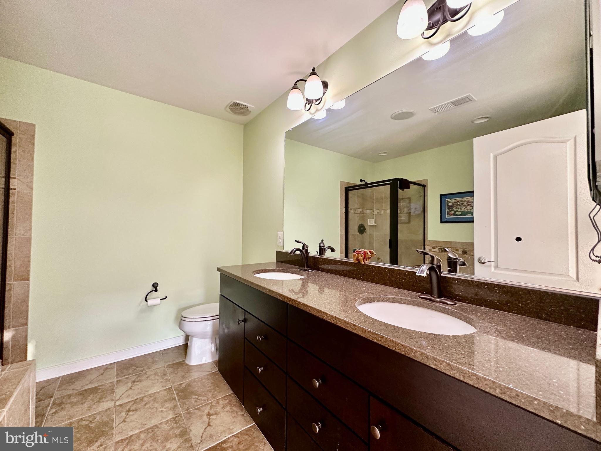 HUNTINGTON MEWS - Residential Lease