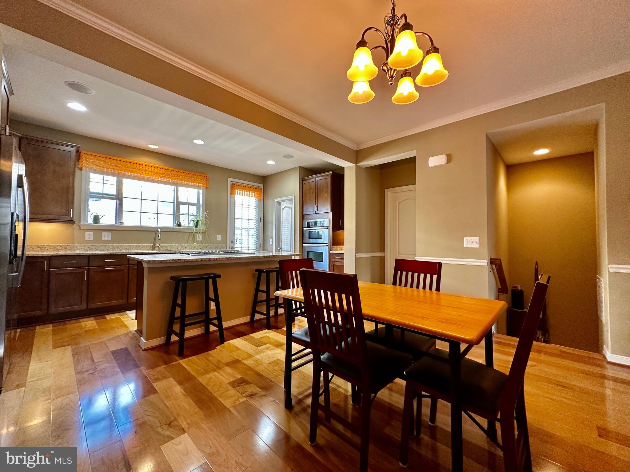 HUNTINGTON MEWS - Residential Lease