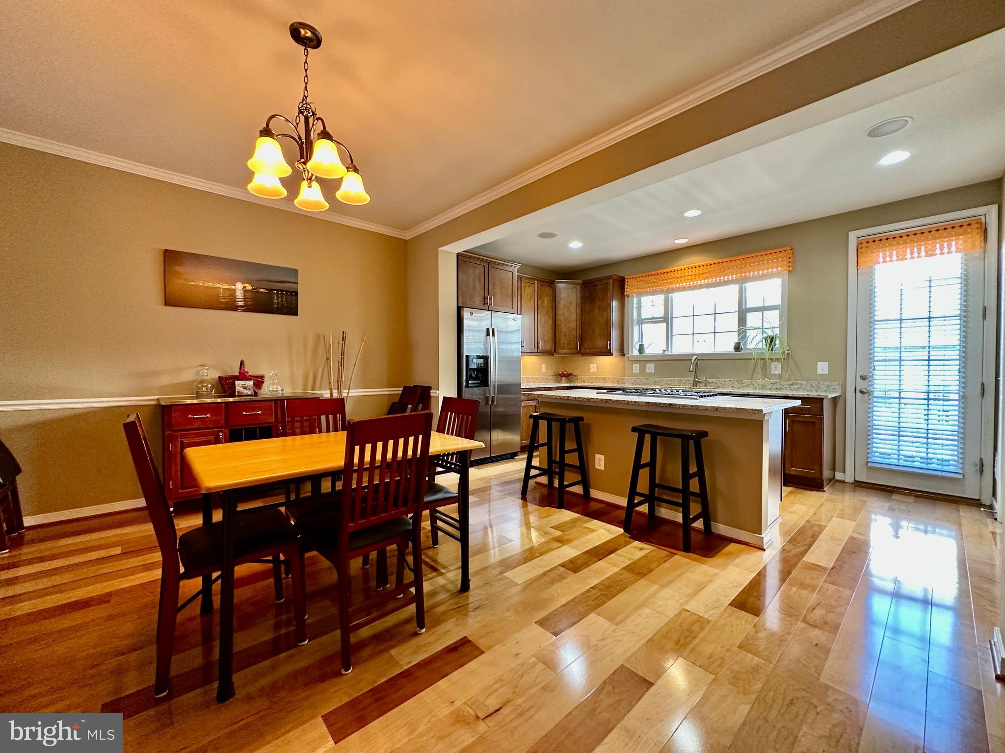 HUNTINGTON MEWS - Residential Lease