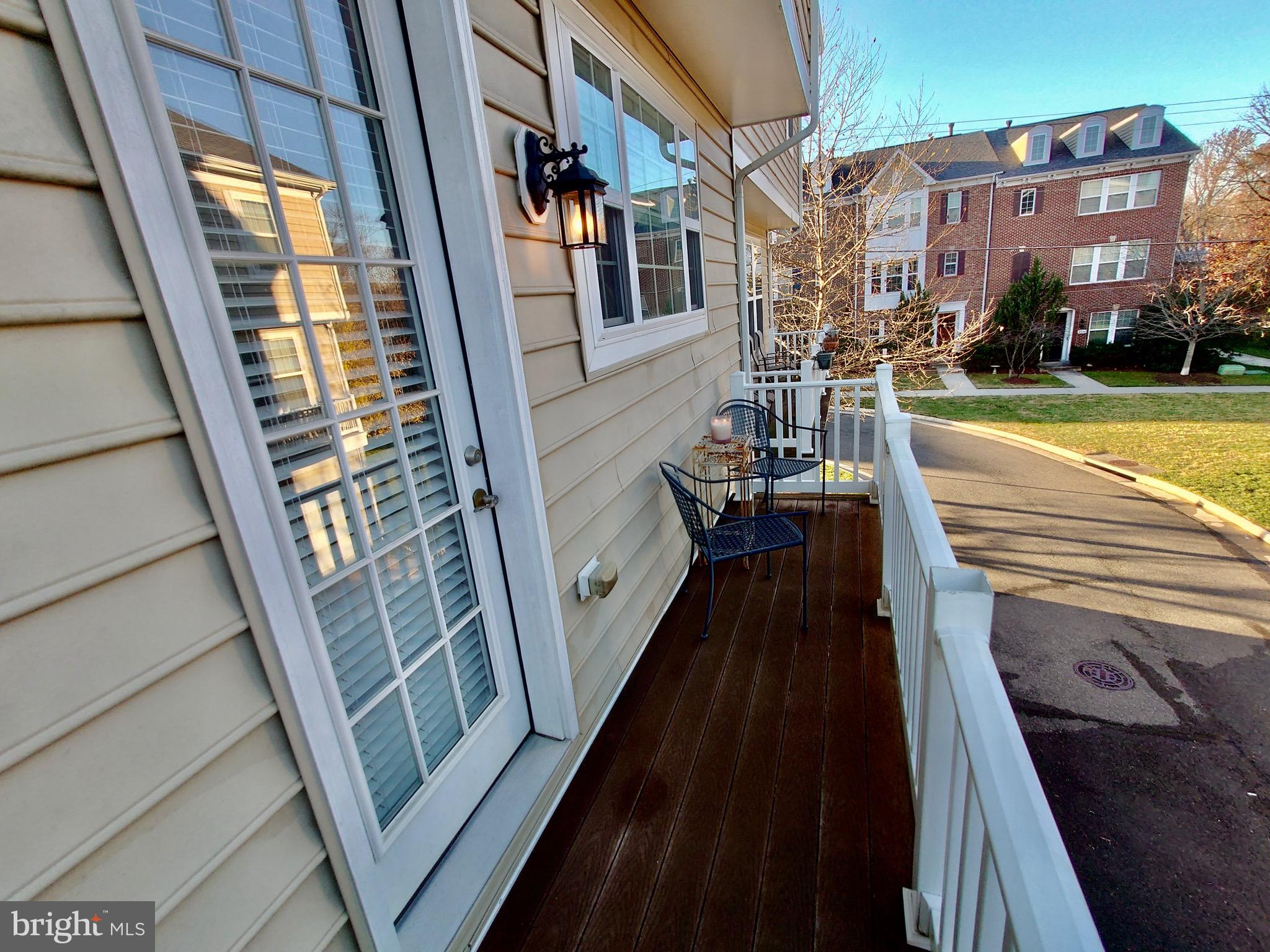 HUNTINGTON MEWS - Residential Lease