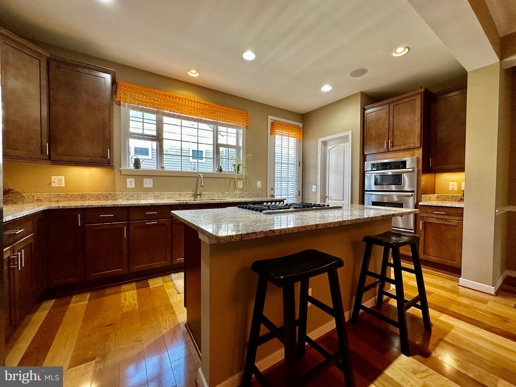 HUNTINGTON MEWS - Residential Lease