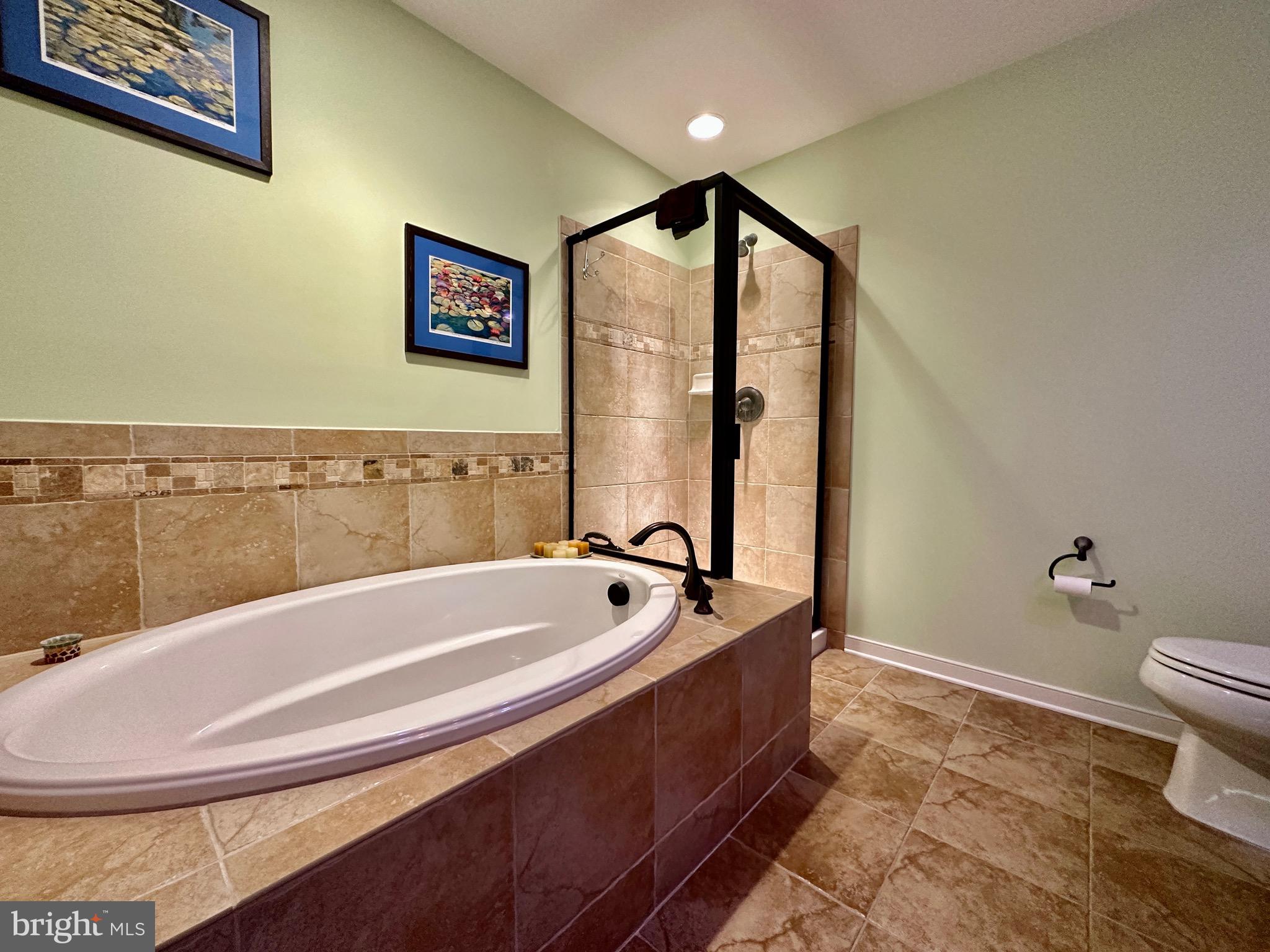 HUNTINGTON MEWS - Residential Lease