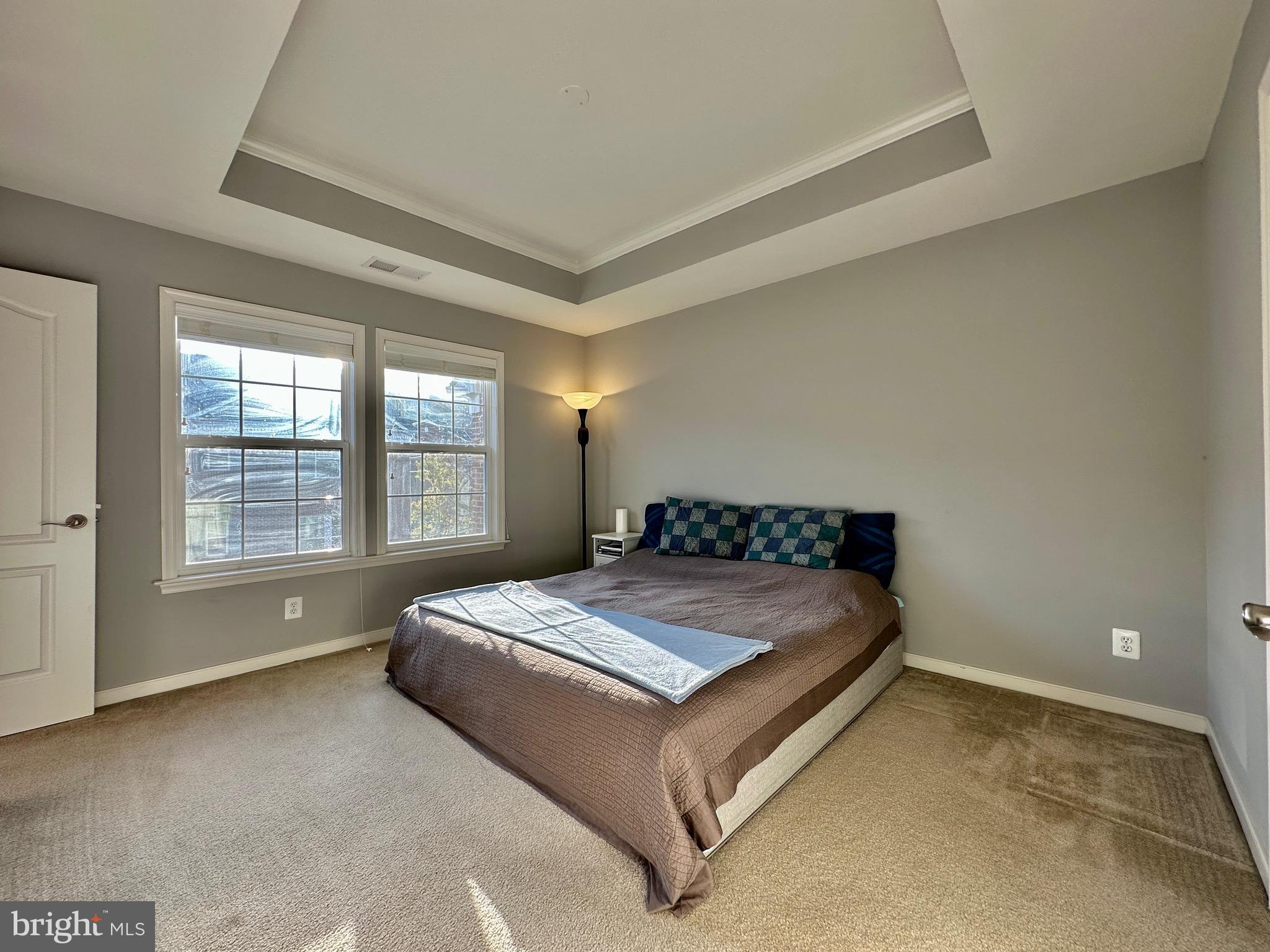 HUNTINGTON MEWS - Residential Lease