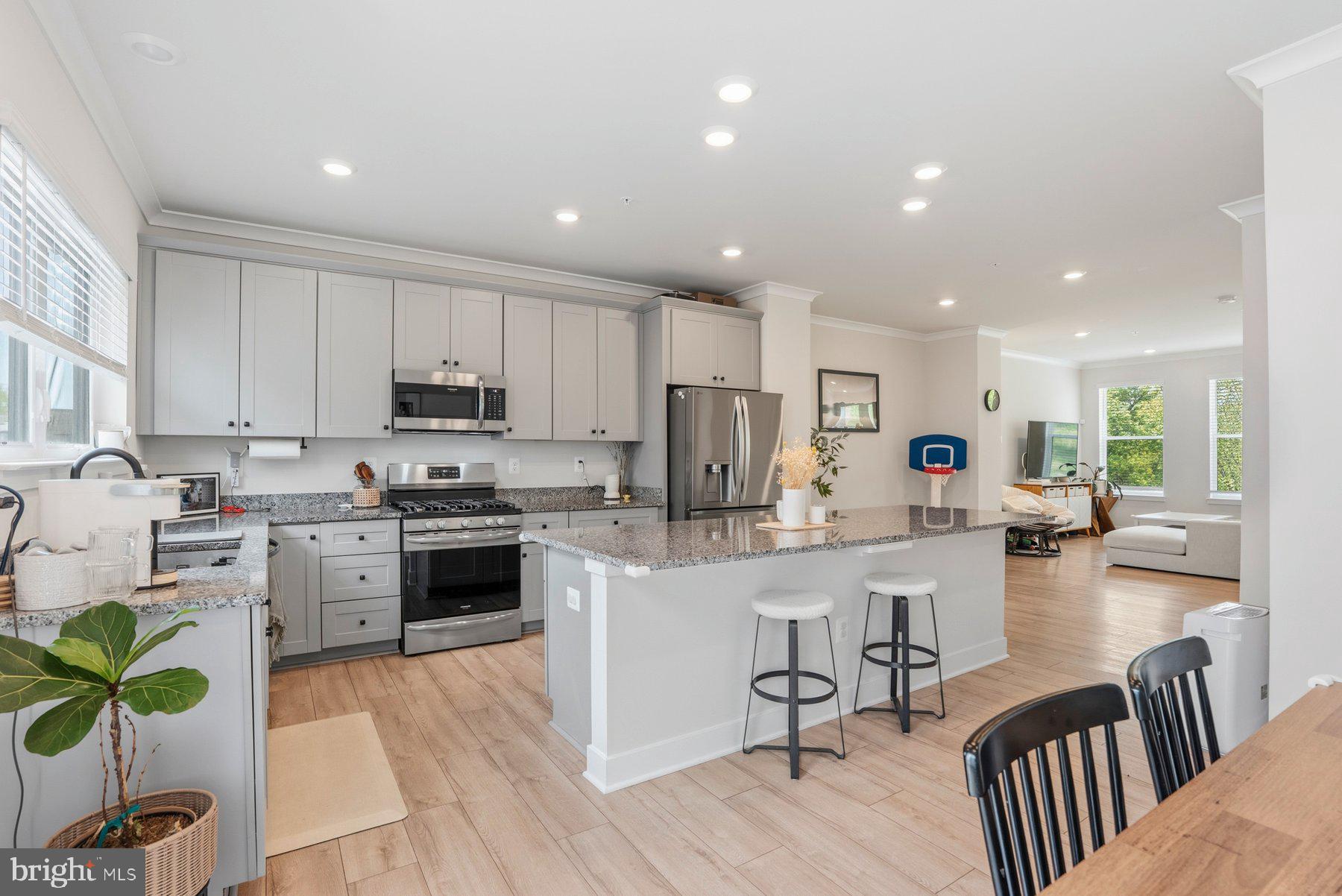 MEDFIELD - Residential