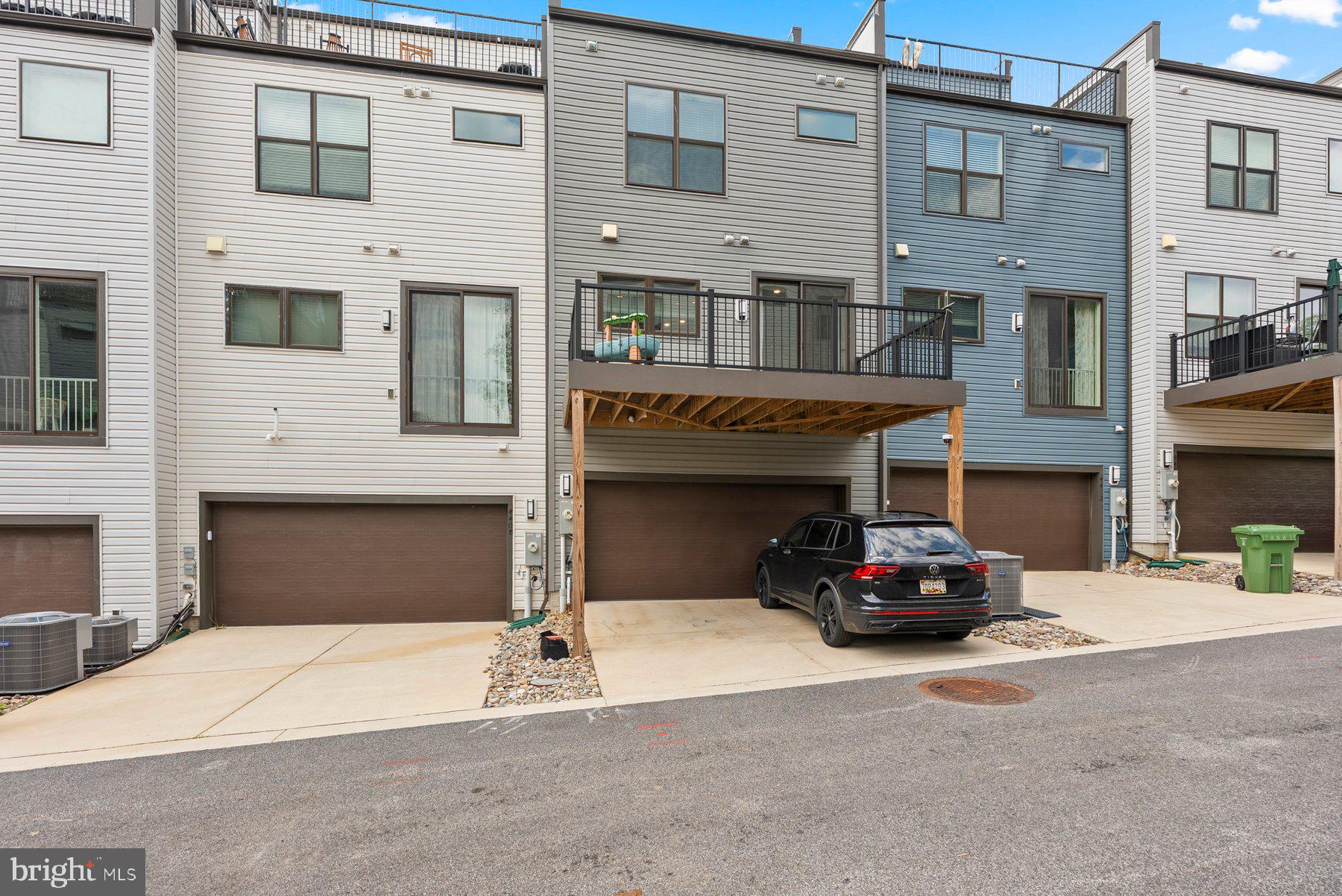 MEDFIELD - Residential