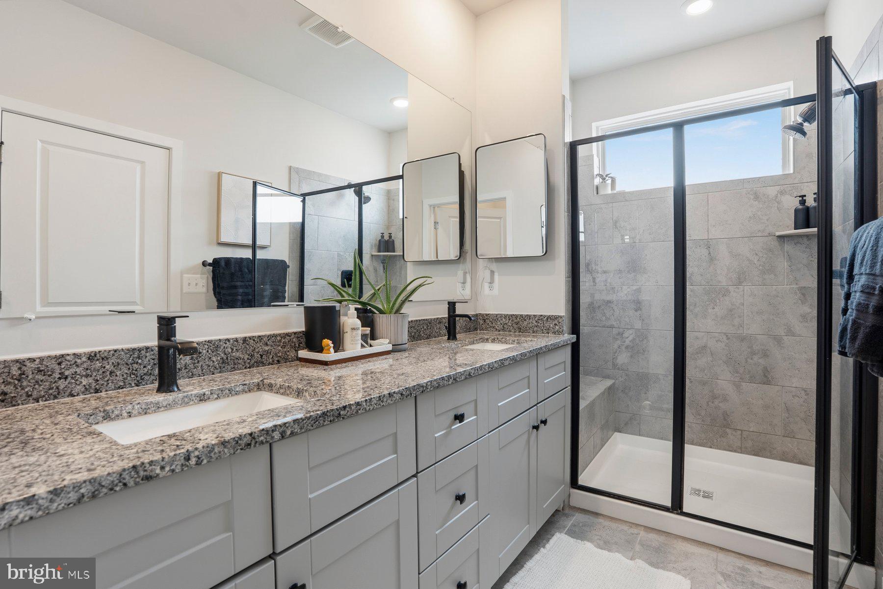 MEDFIELD - Residential