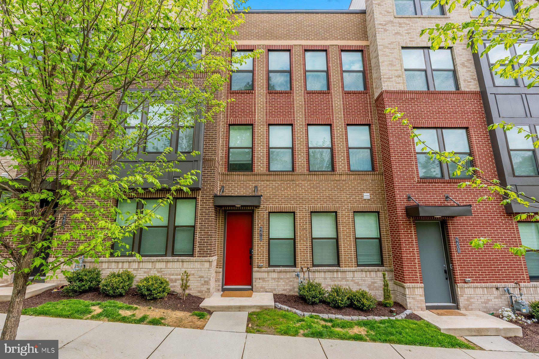 MEDFIELD - Residential