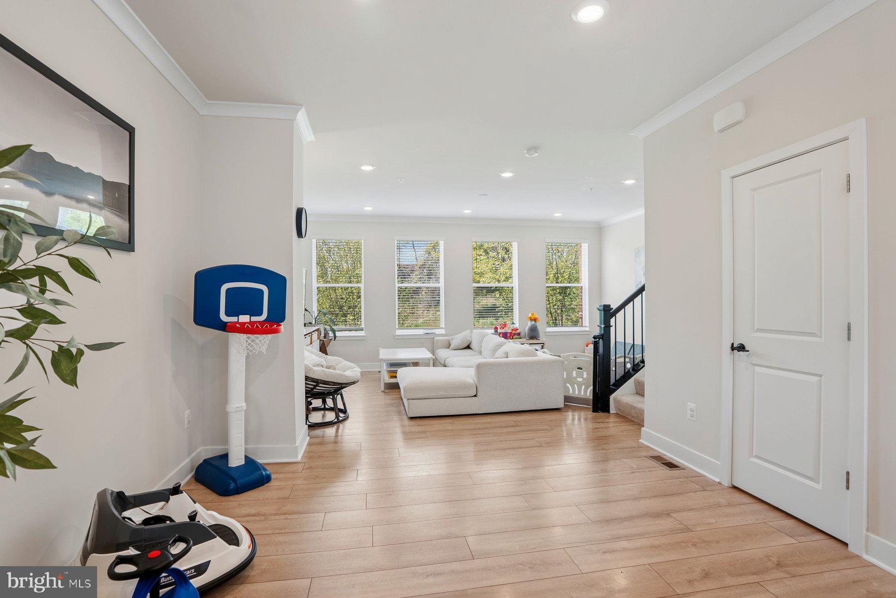 MEDFIELD - Residential