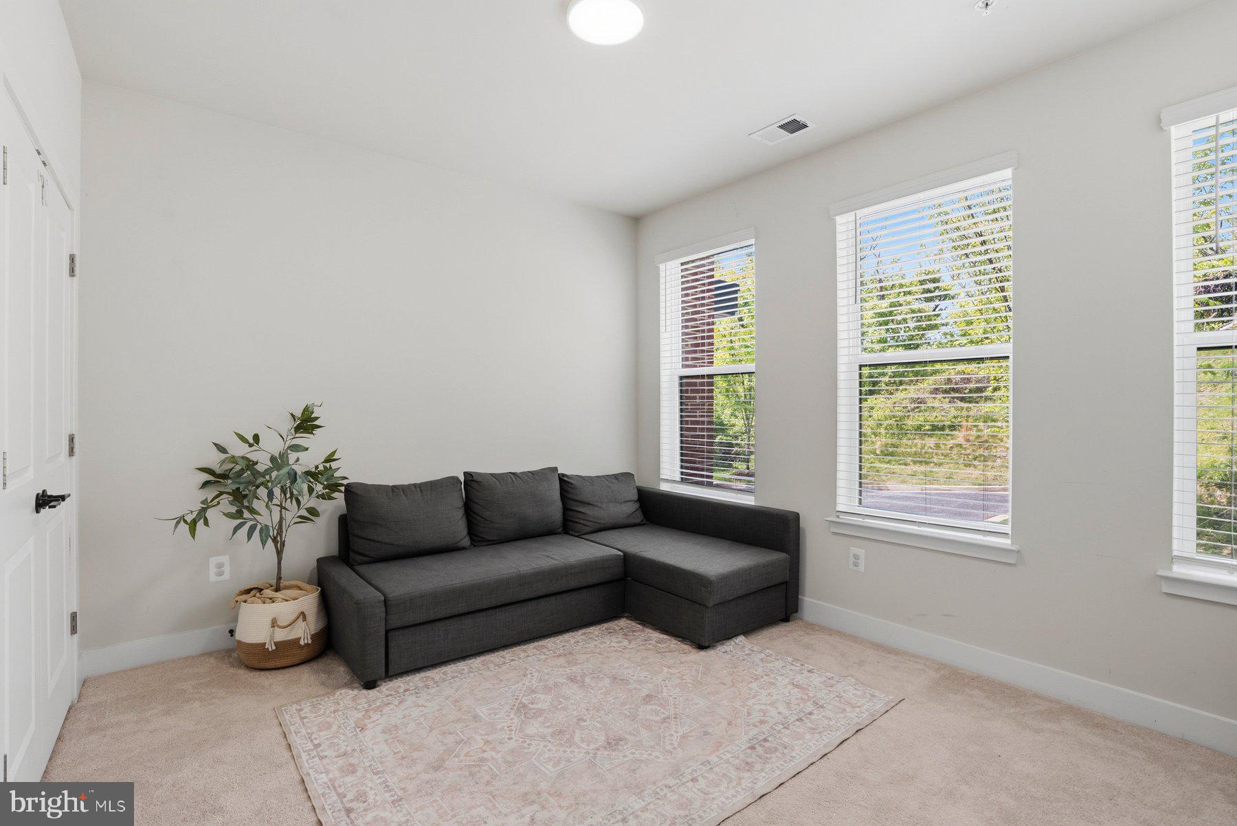 MEDFIELD - Residential