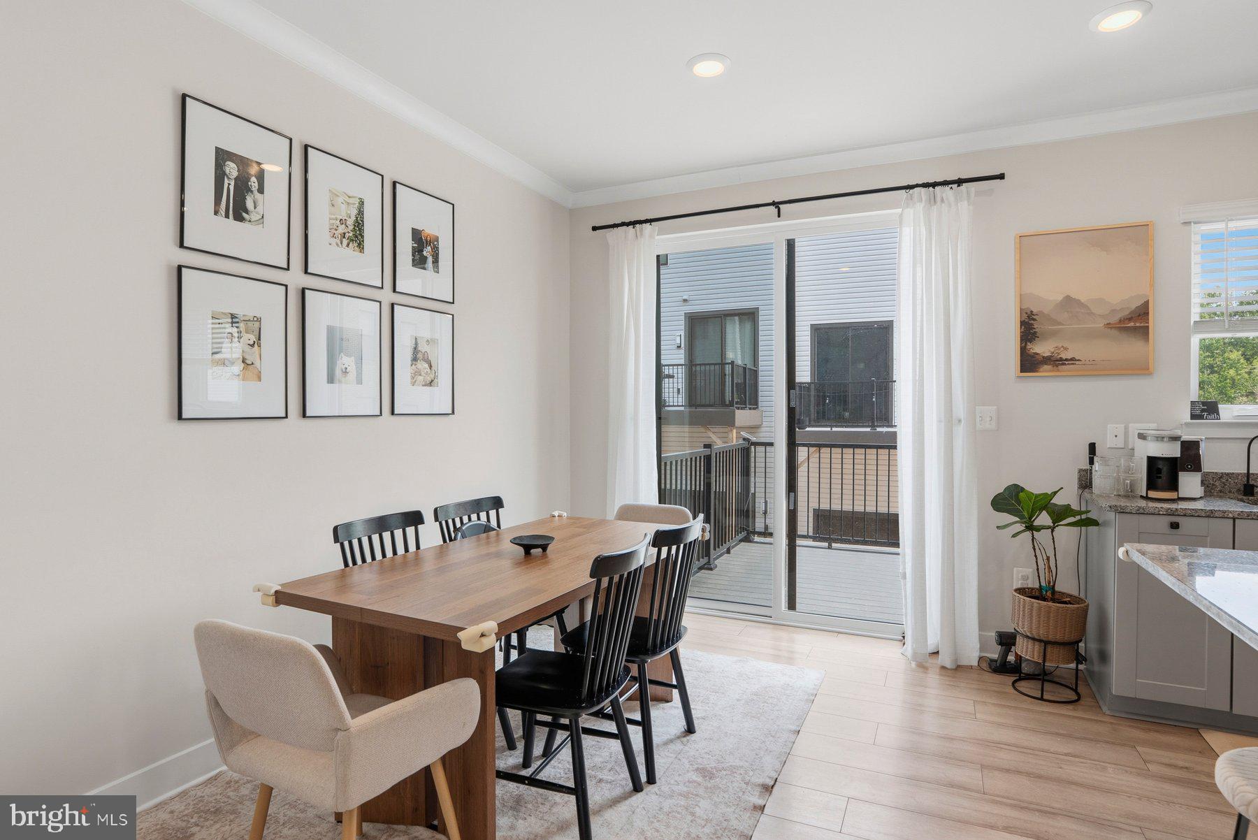 MEDFIELD - Residential