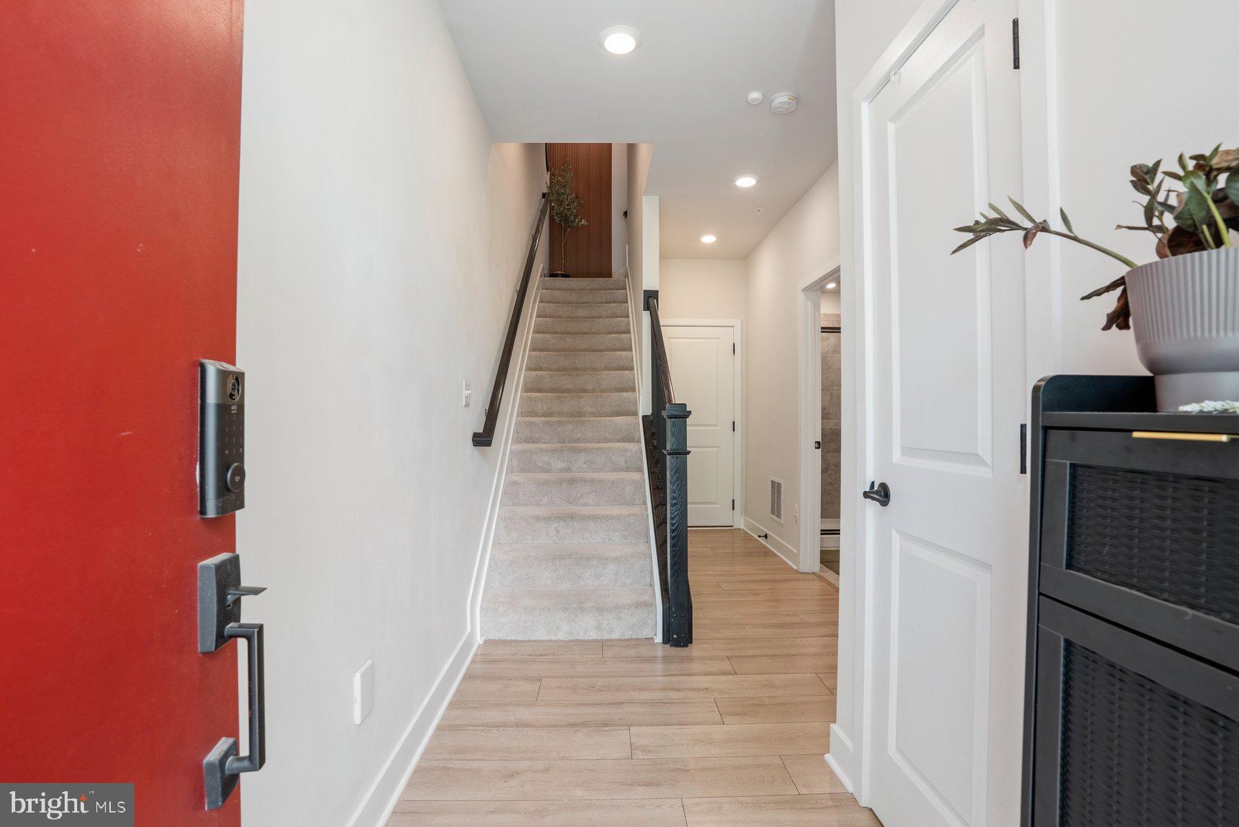 MEDFIELD - Residential