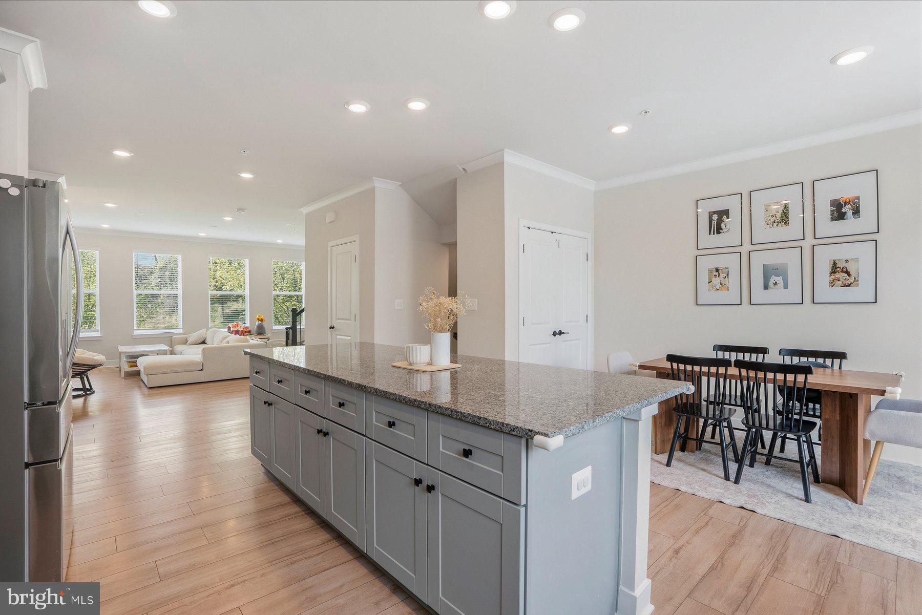 MEDFIELD - Residential