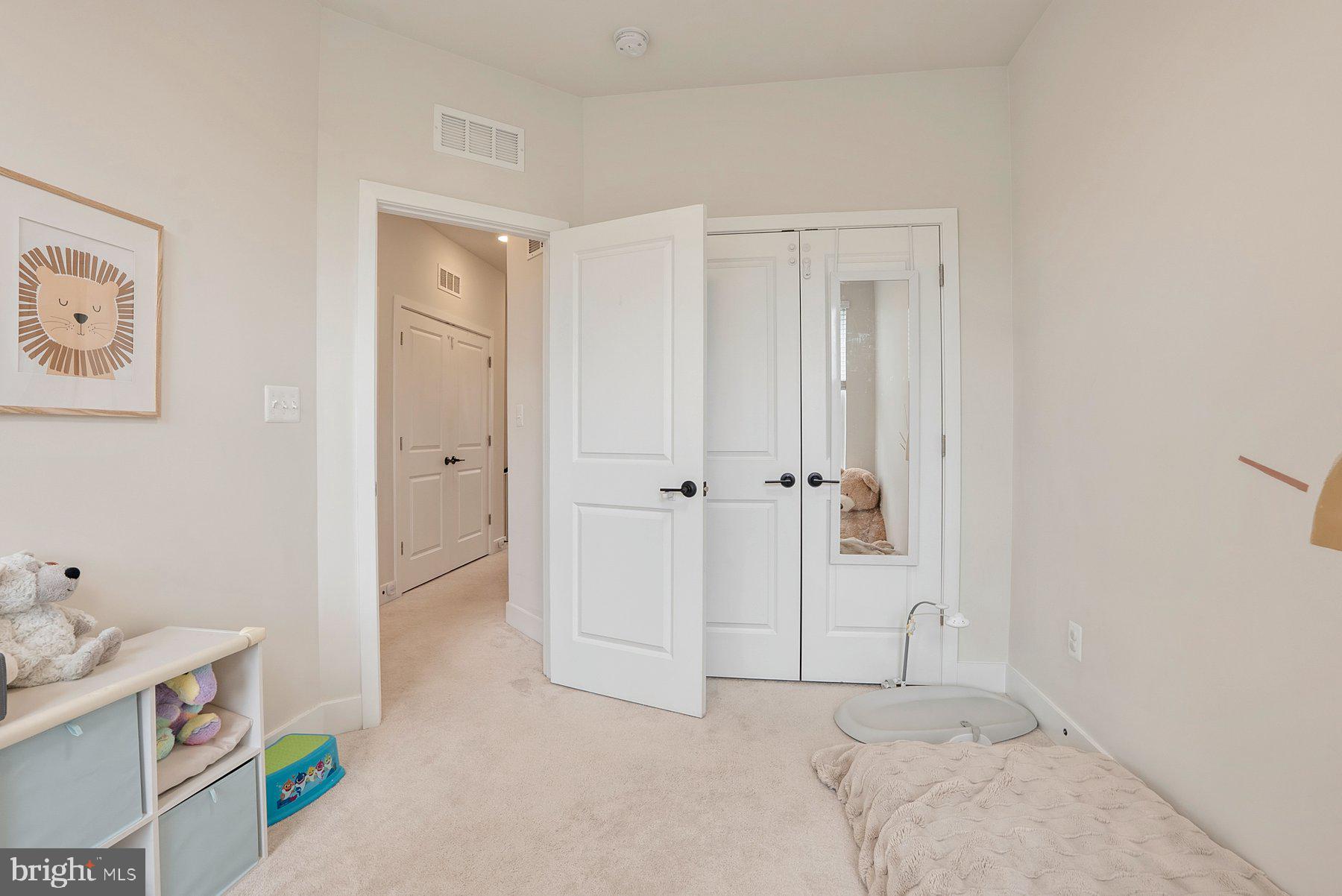 MEDFIELD - Residential