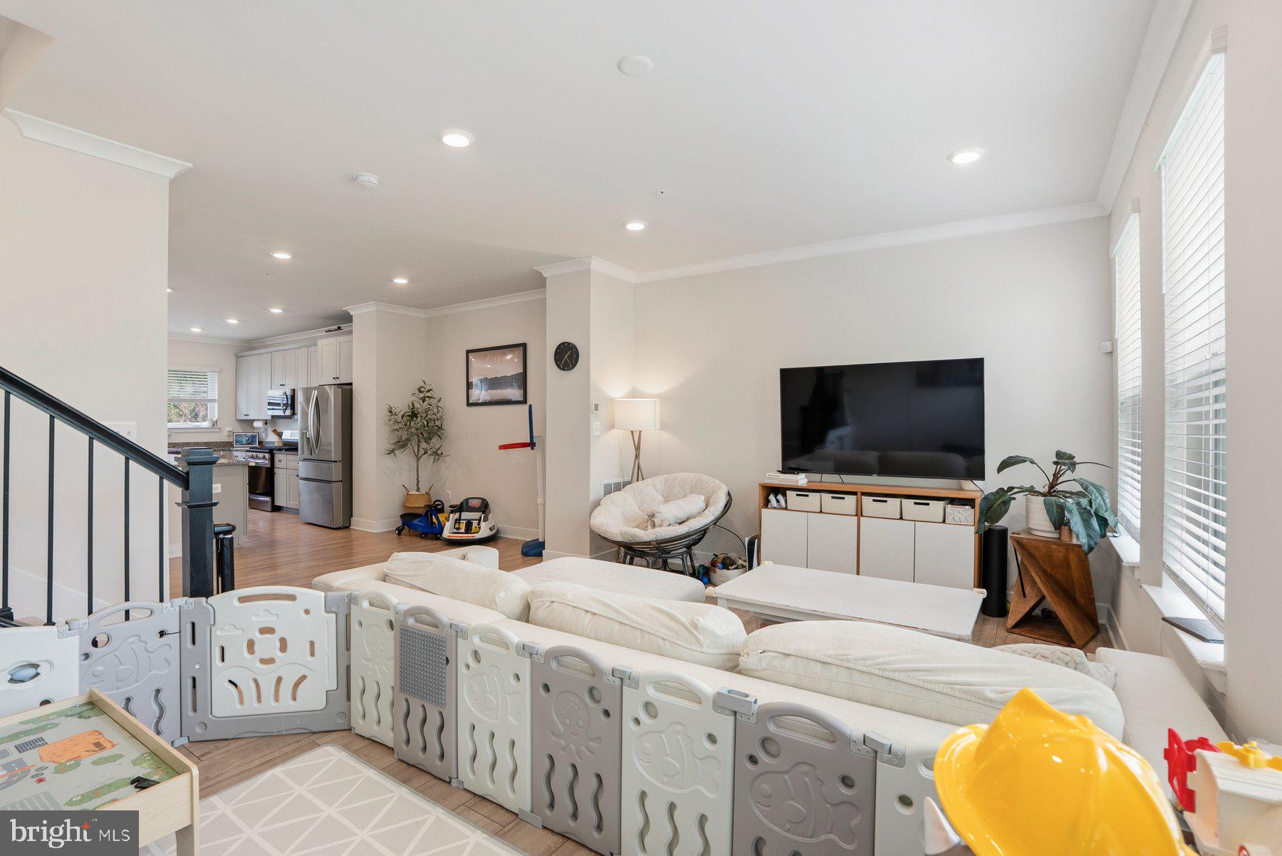 MEDFIELD - Residential