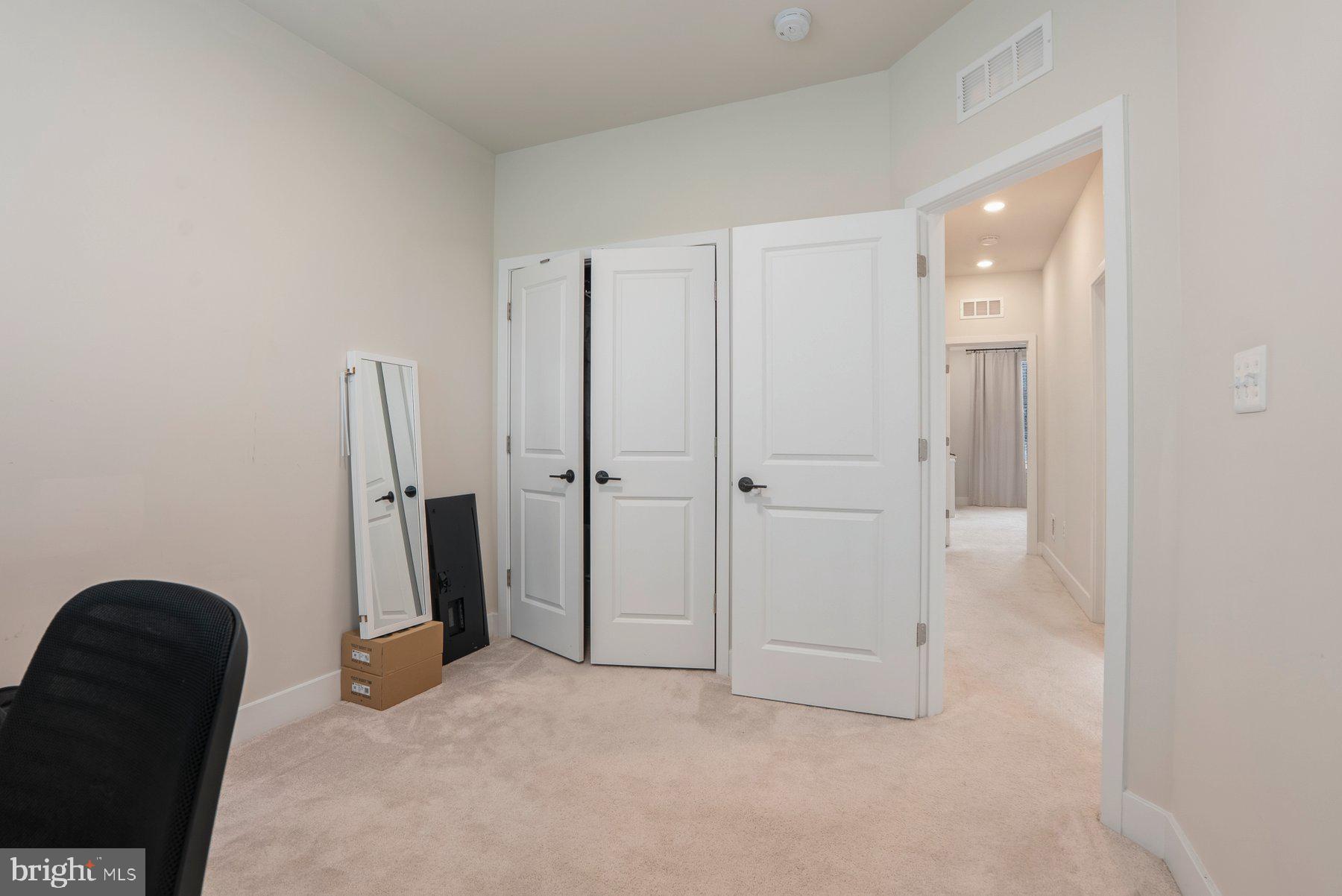 MEDFIELD - Residential