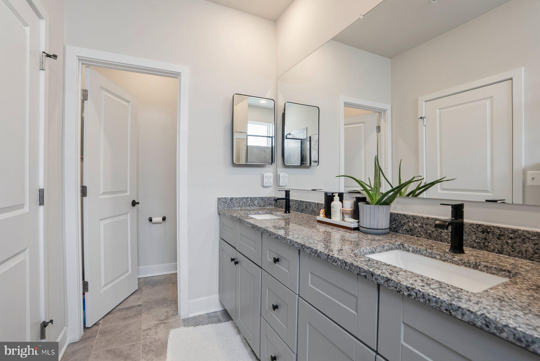 MEDFIELD - Residential