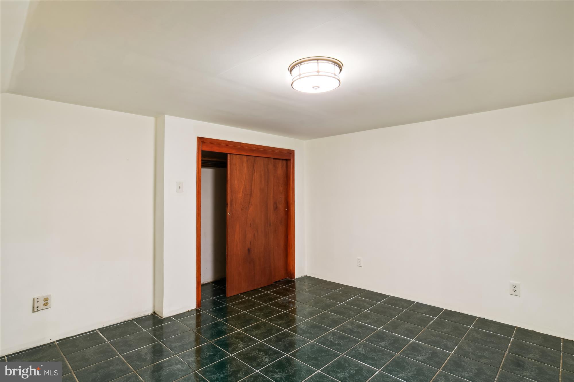 OAKRIDGE - Residential