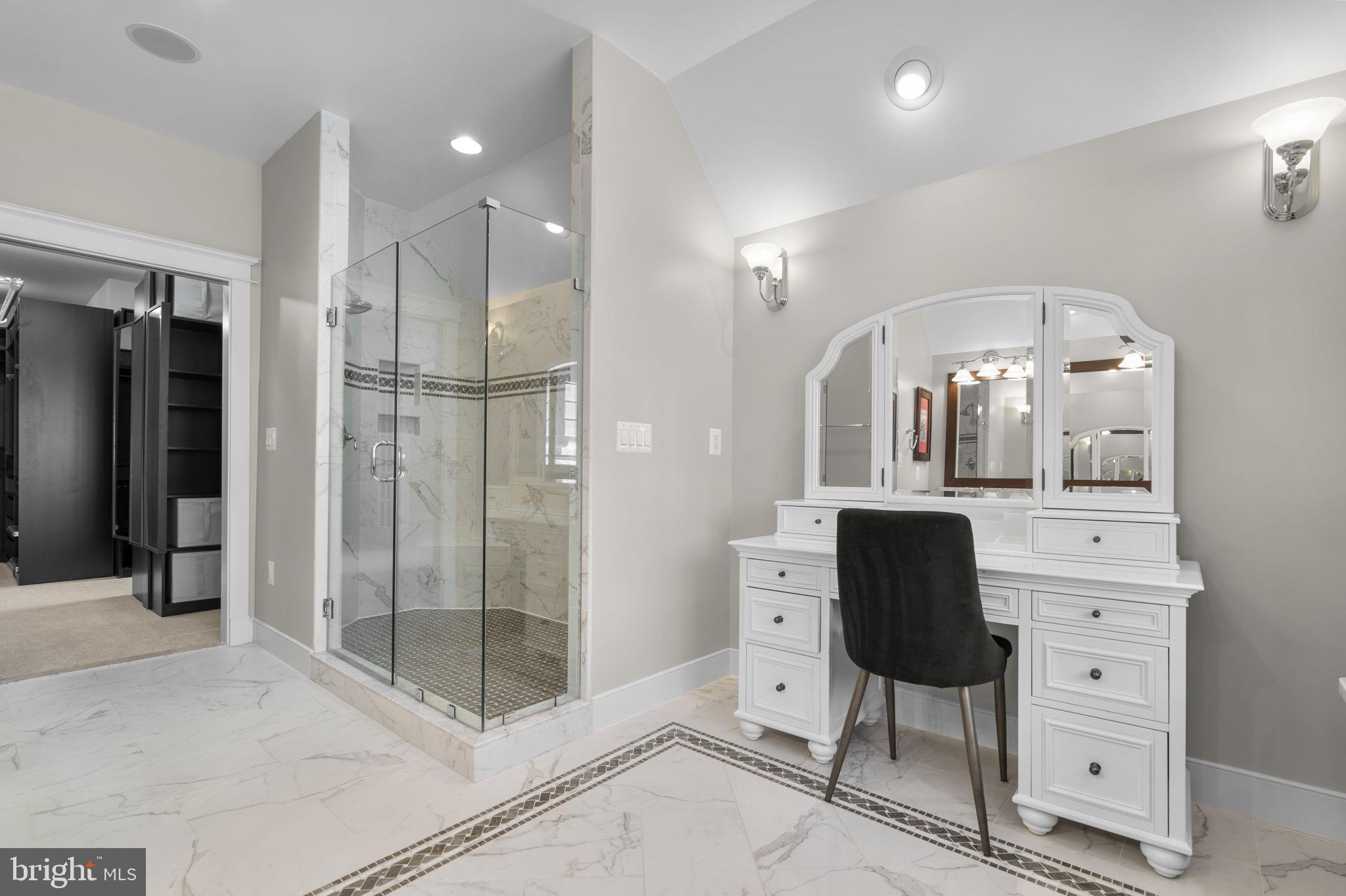 DUNN LORING - Residential