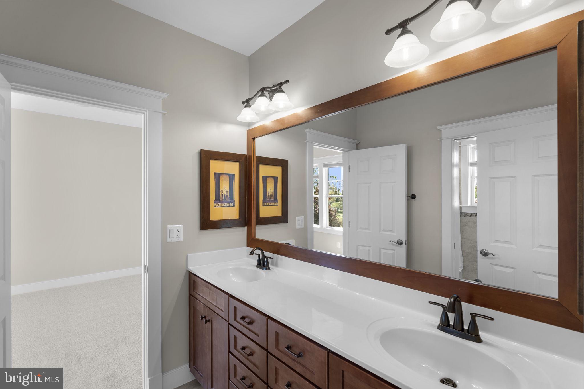 DUNN LORING - Residential