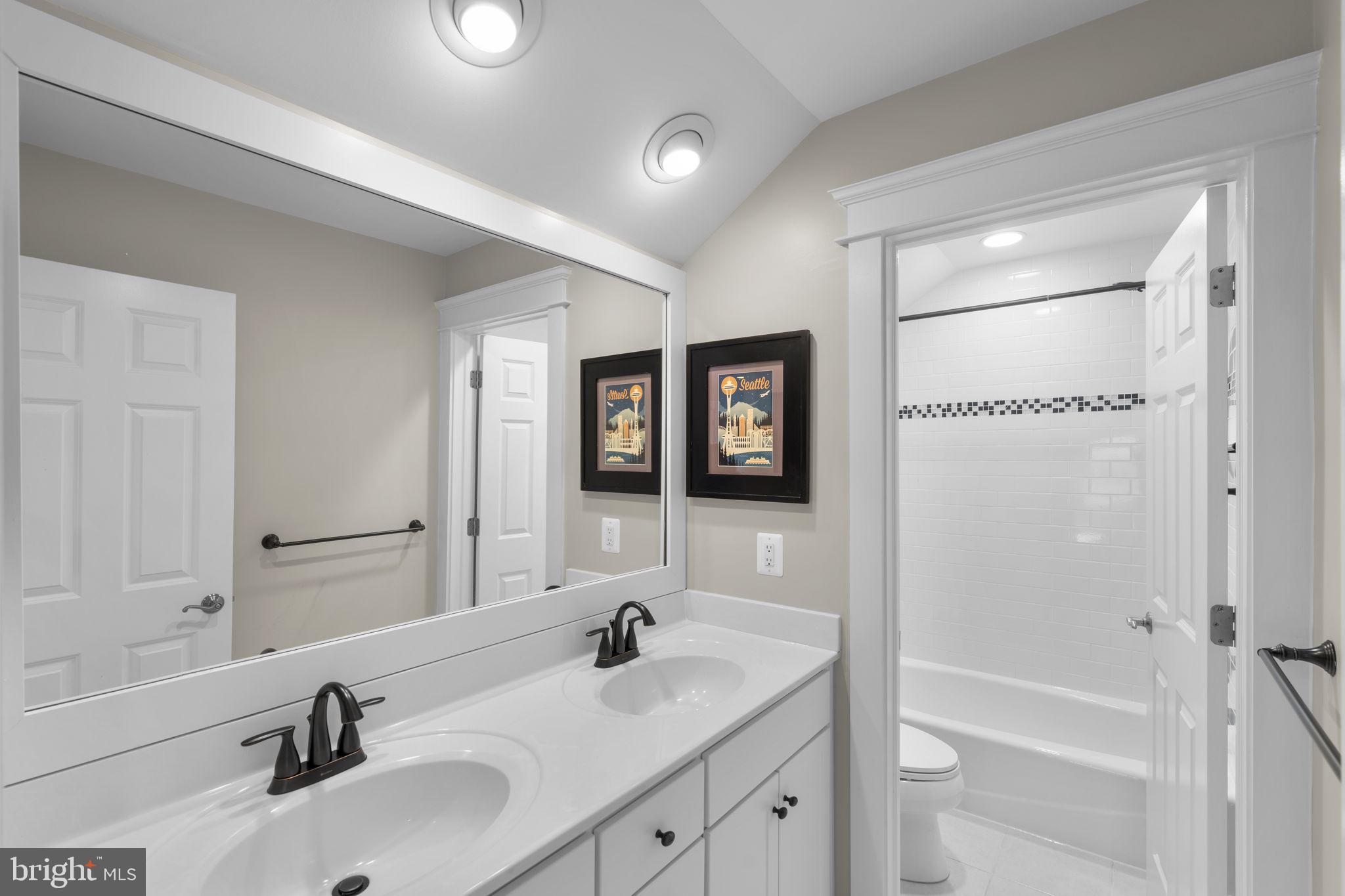 DUNN LORING - Residential