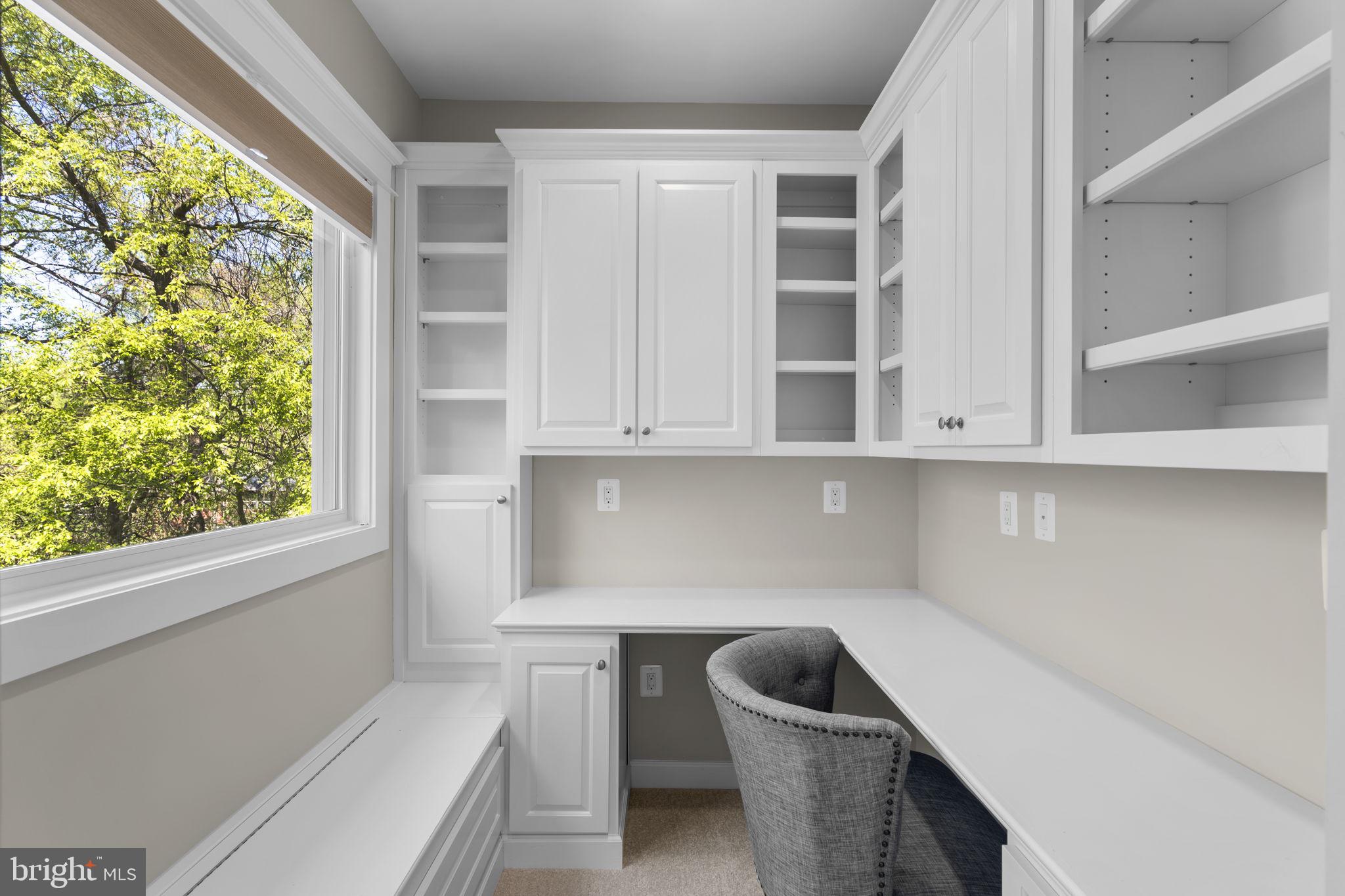 DUNN LORING - Residential