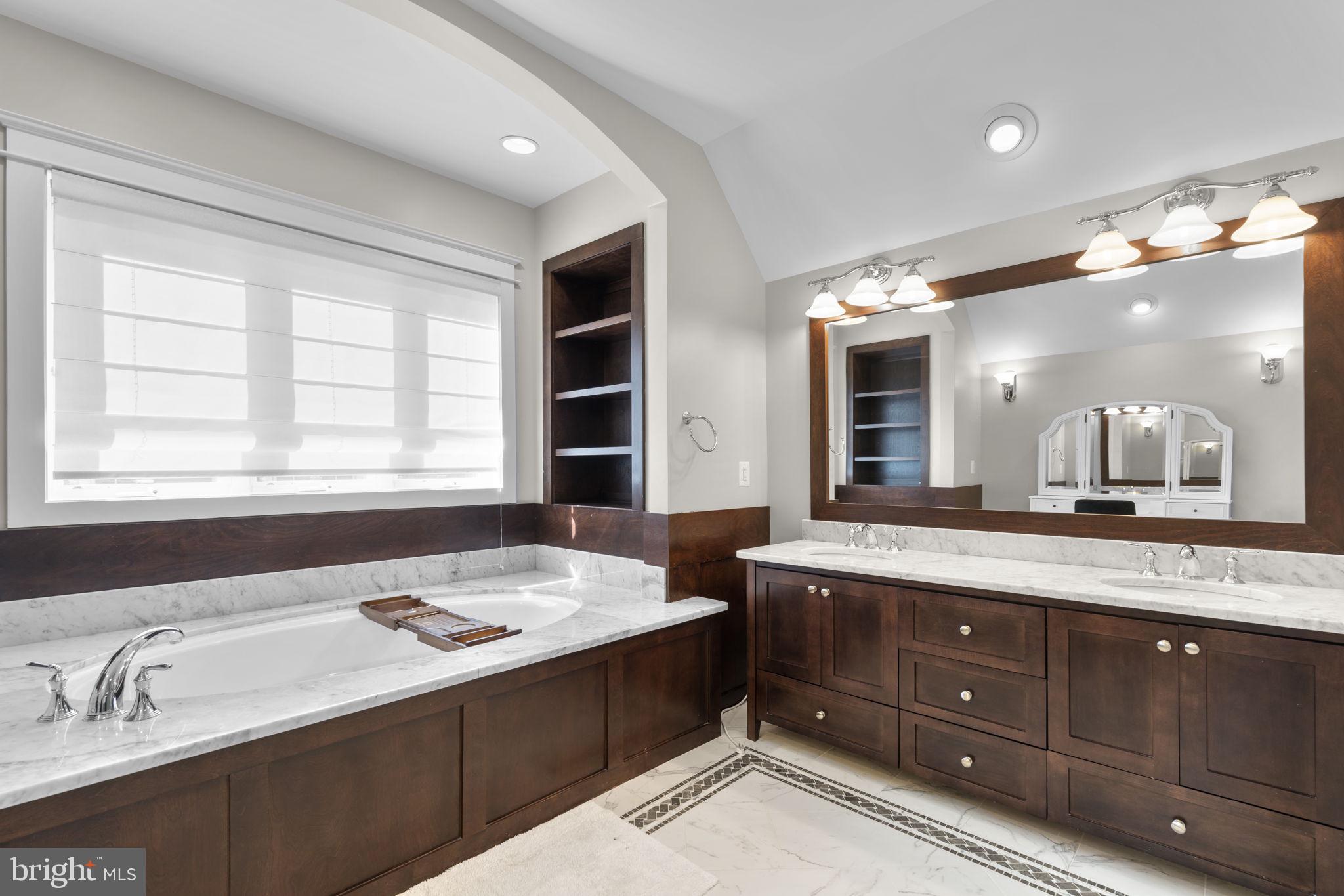 DUNN LORING - Residential