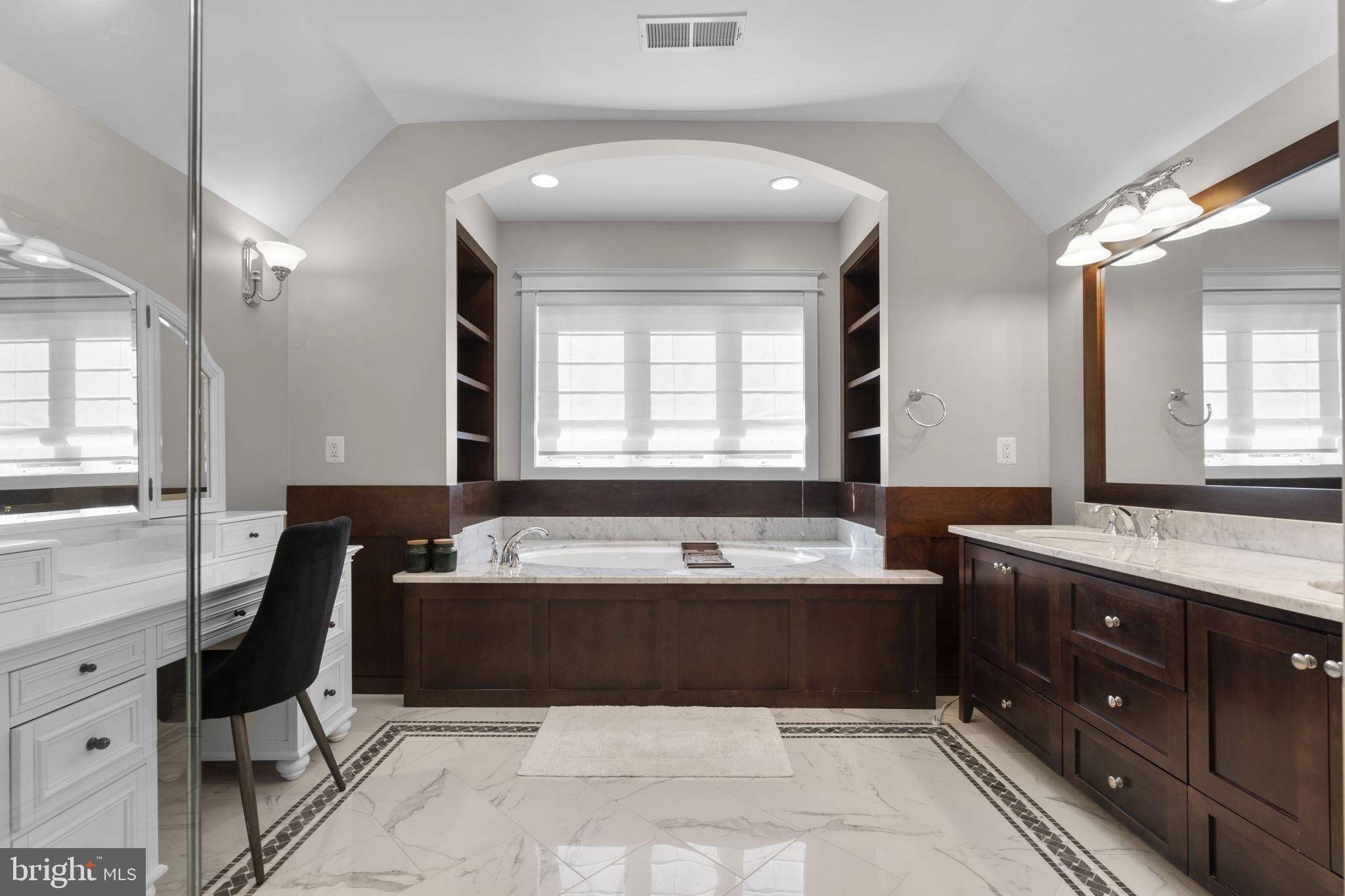 DUNN LORING - Residential