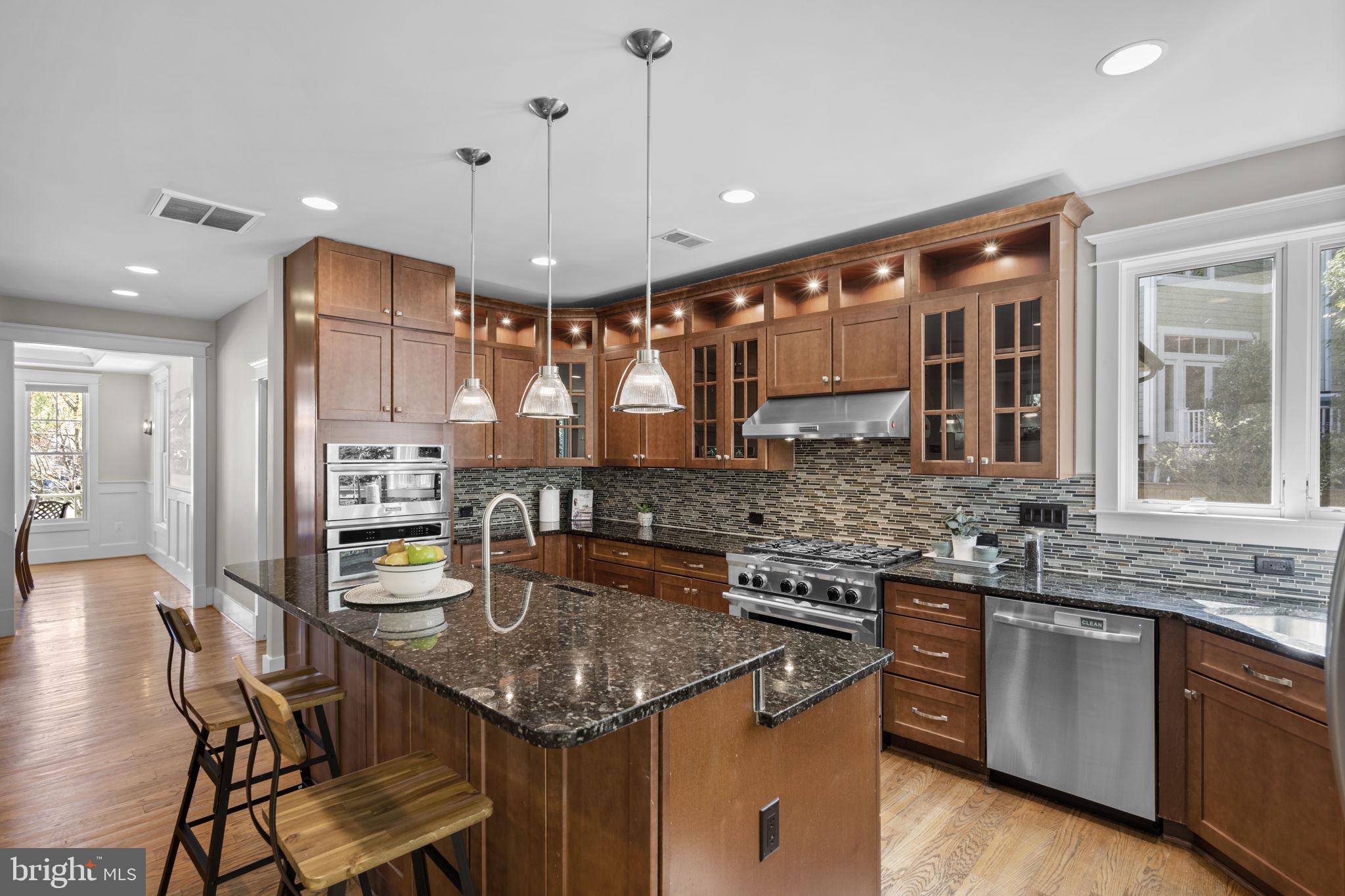 DUNN LORING - Residential