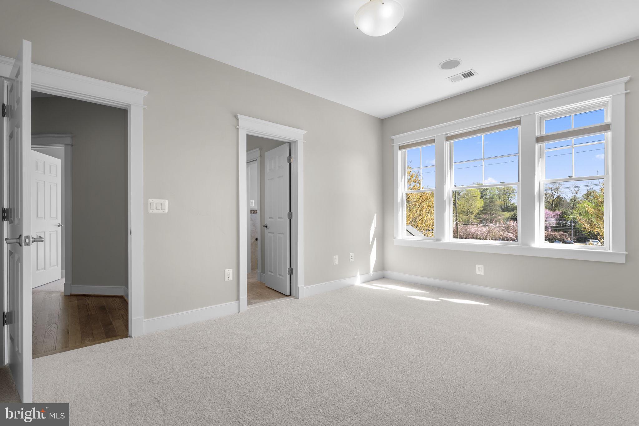 DUNN LORING - Residential