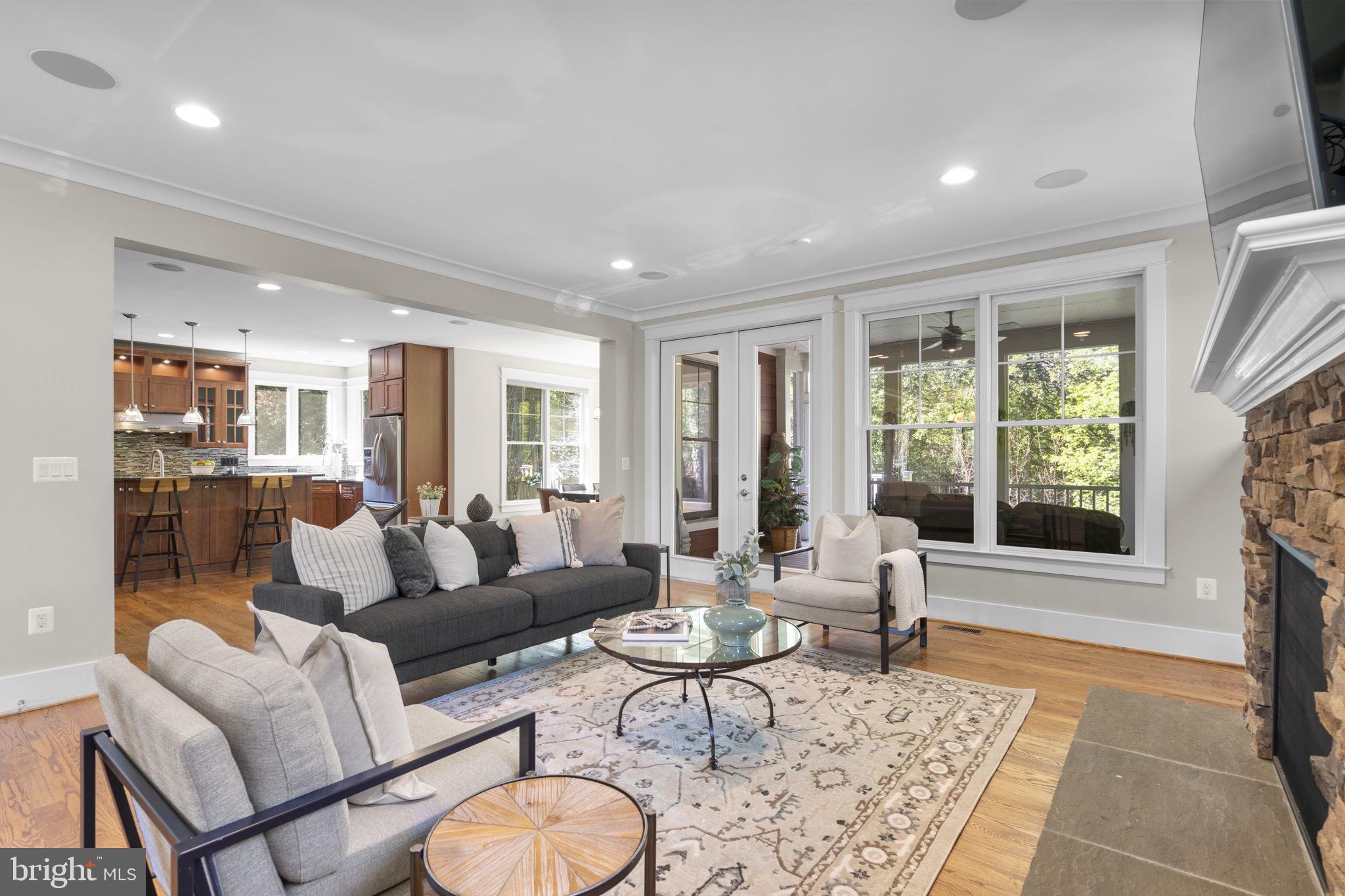 DUNN LORING - Residential