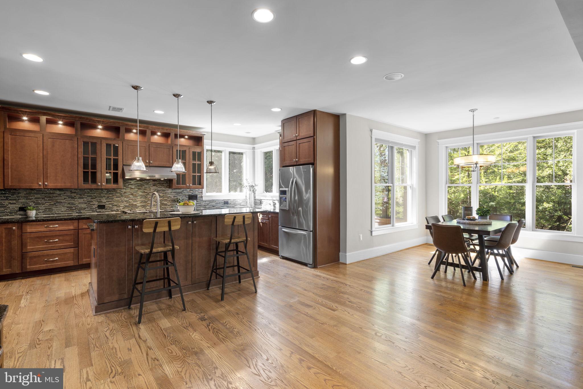 DUNN LORING - Residential