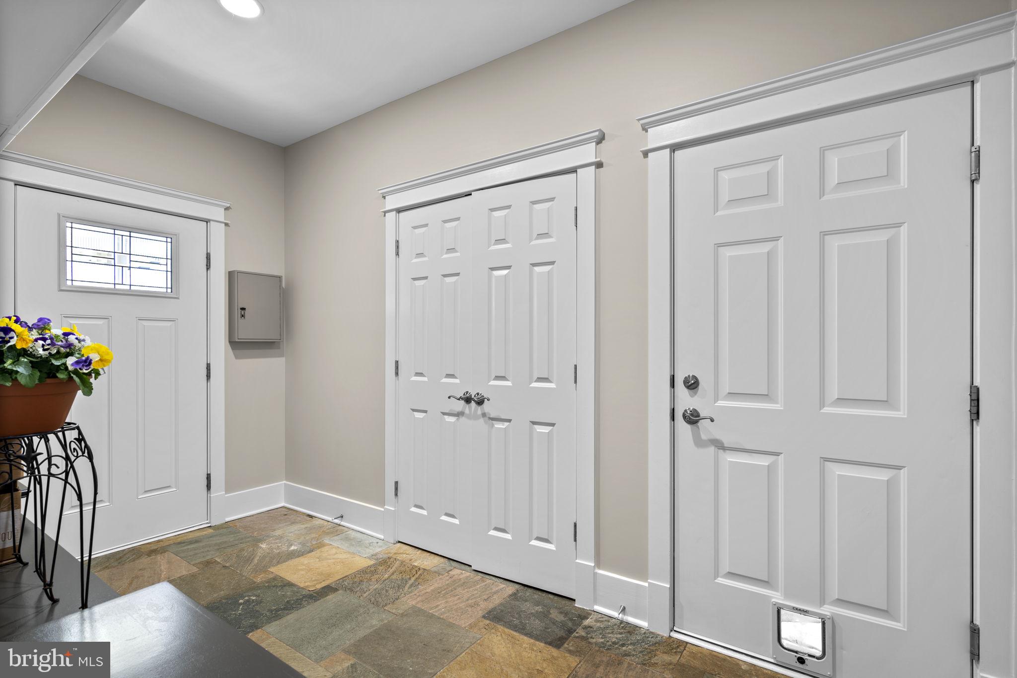 DUNN LORING - Residential