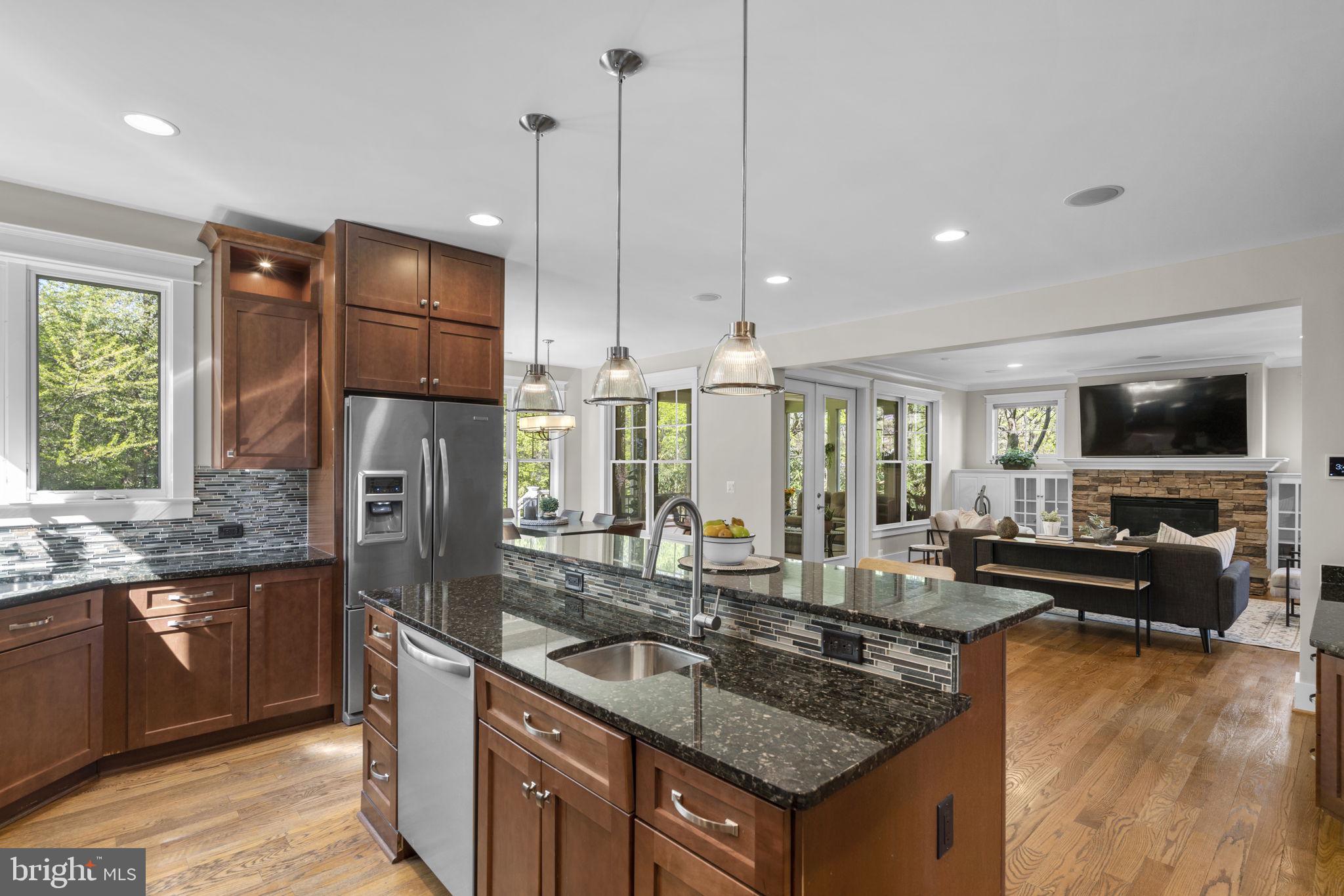 DUNN LORING - Residential