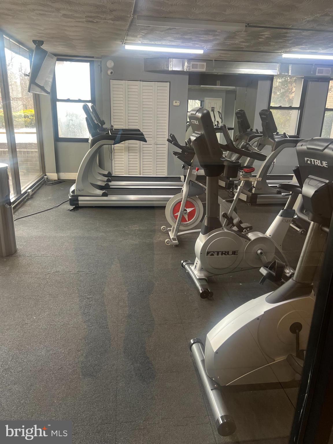 PRESIDENTIAL - Residential