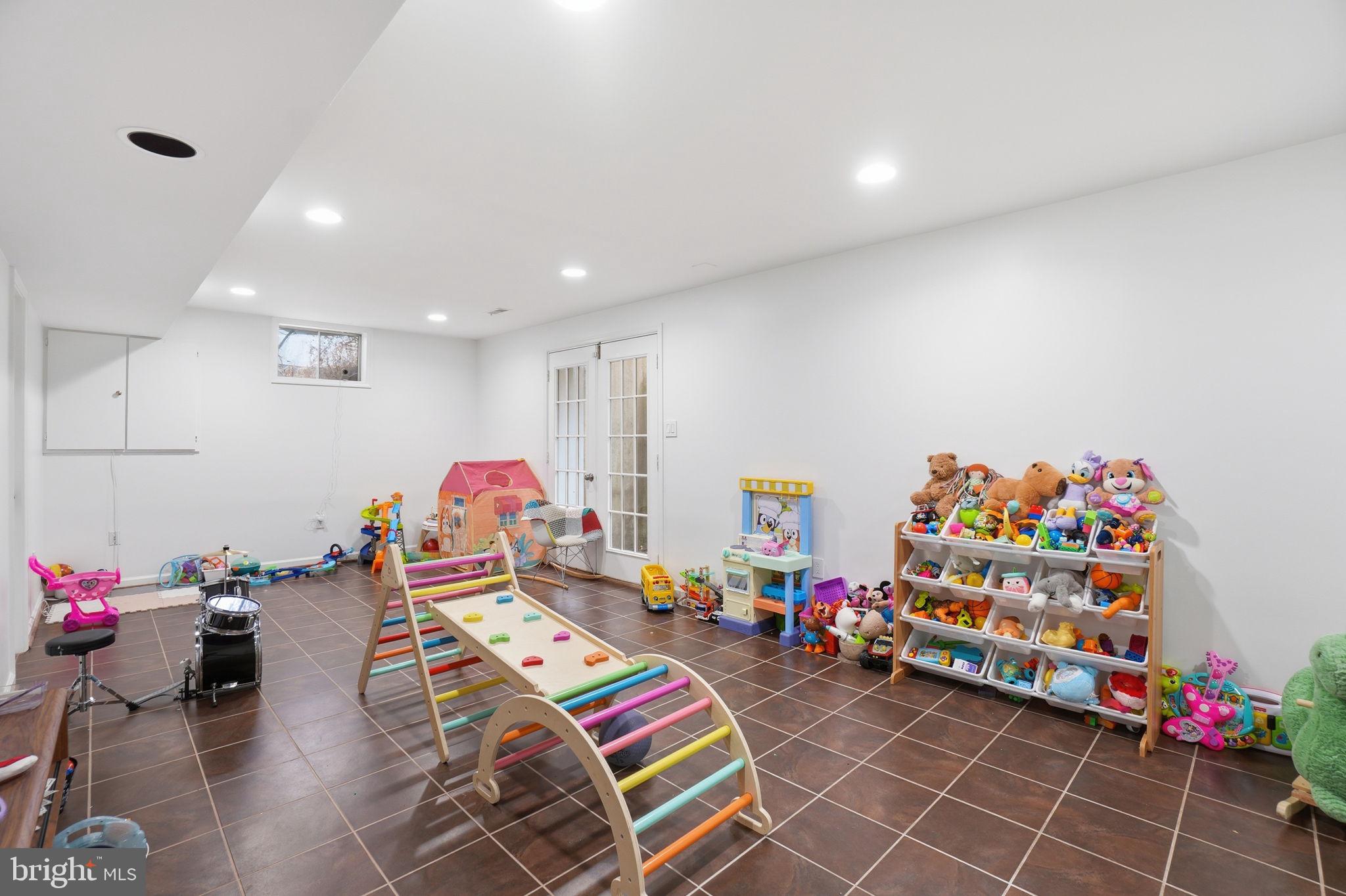 FAIRFAX PARK - Residential