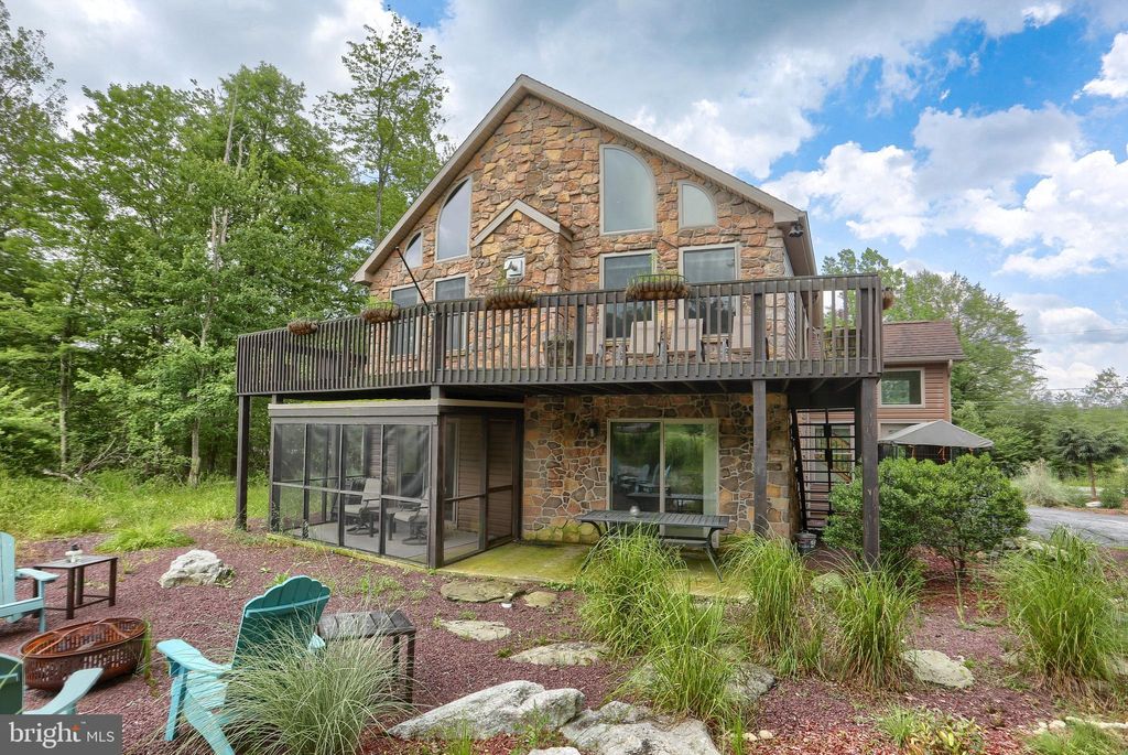 Photo of 125 Pebble Beach Drive, HAZLETON, PA 18202 (MLS # PALU2002680)