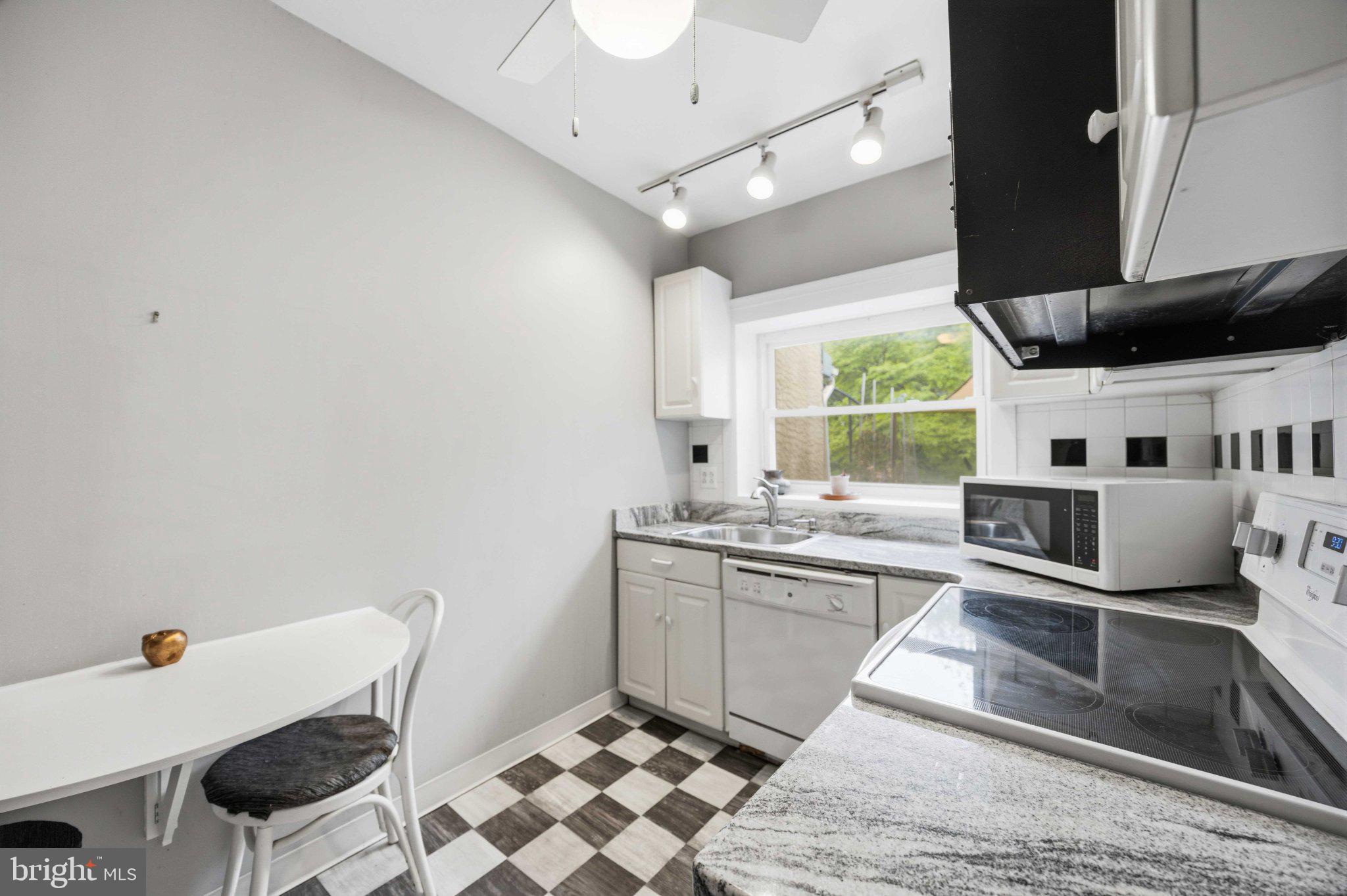 ELKINS PARK - Residential