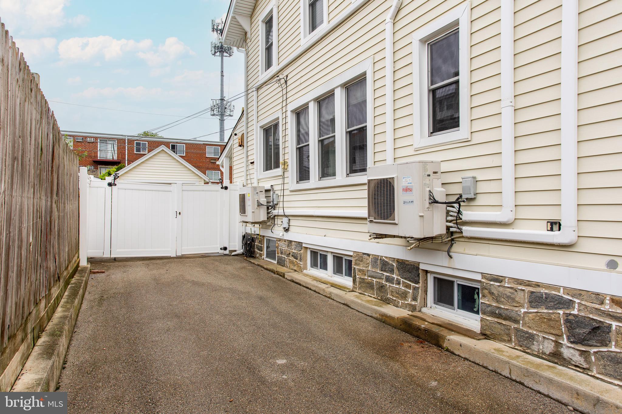 228 STANLEY AVENUE